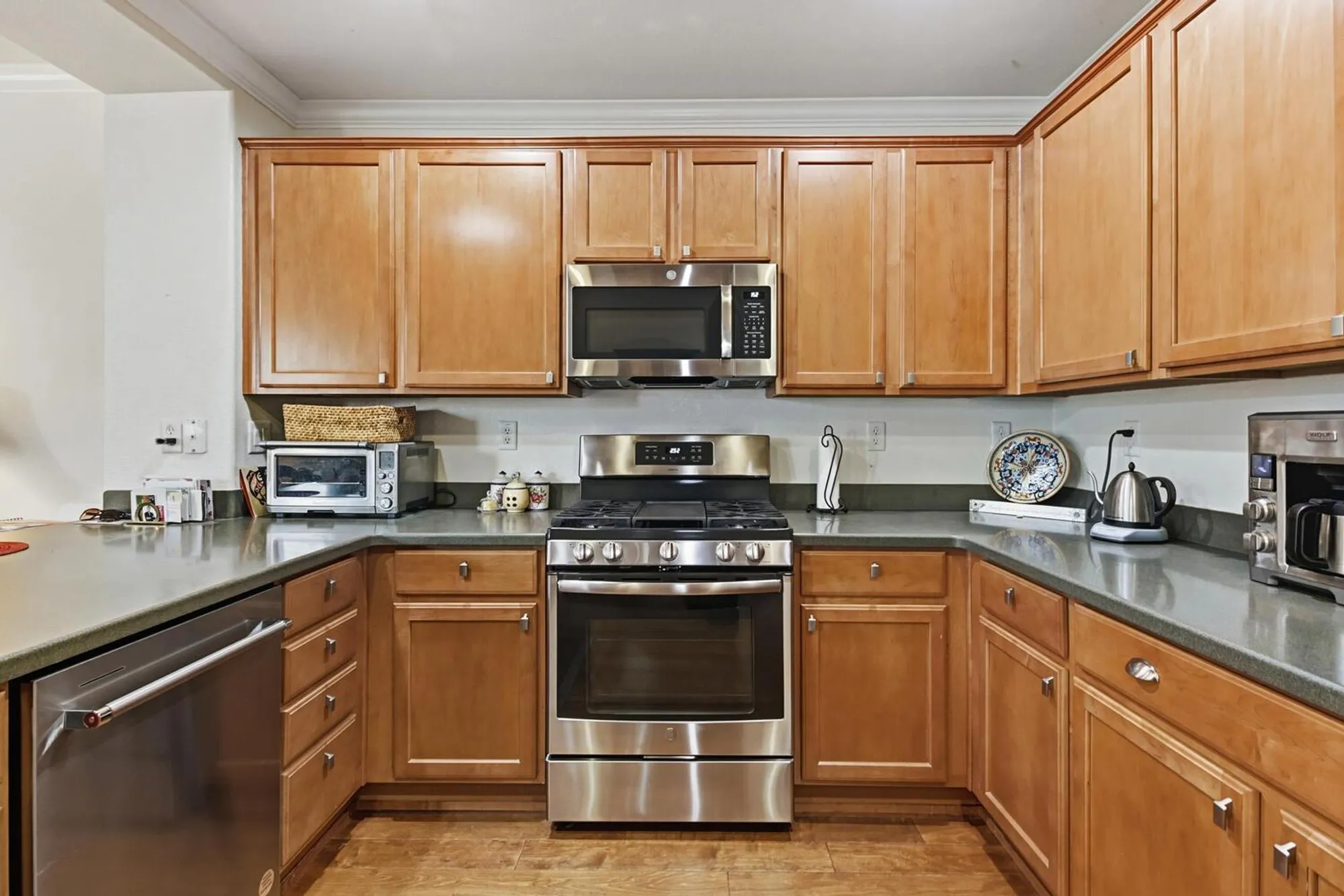 Property Slideshow image 16 of 38 | 2383 cotterdale aly, Sacramento, CA, 95835