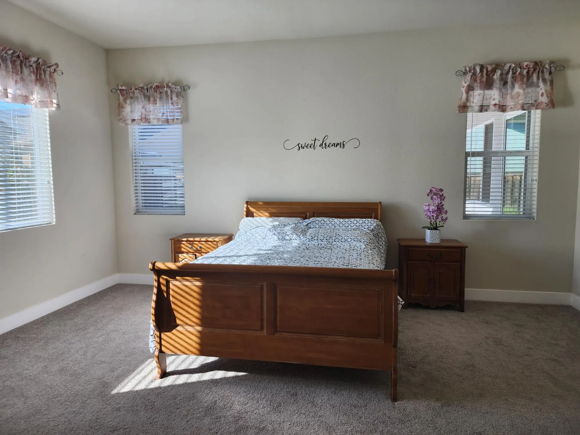 Property Slideshow image 9 of 14 | 1267 laurel dr, Manteca, CA, 95336