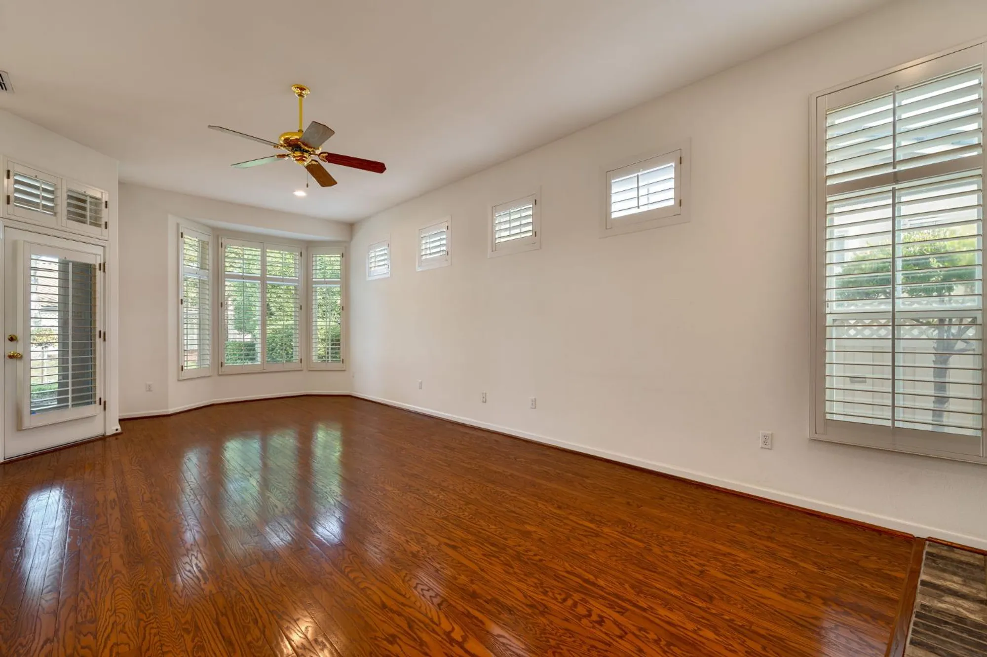 Property Slideshow image 12 of 84 | 325 station ct, Roseville, CA, 95747