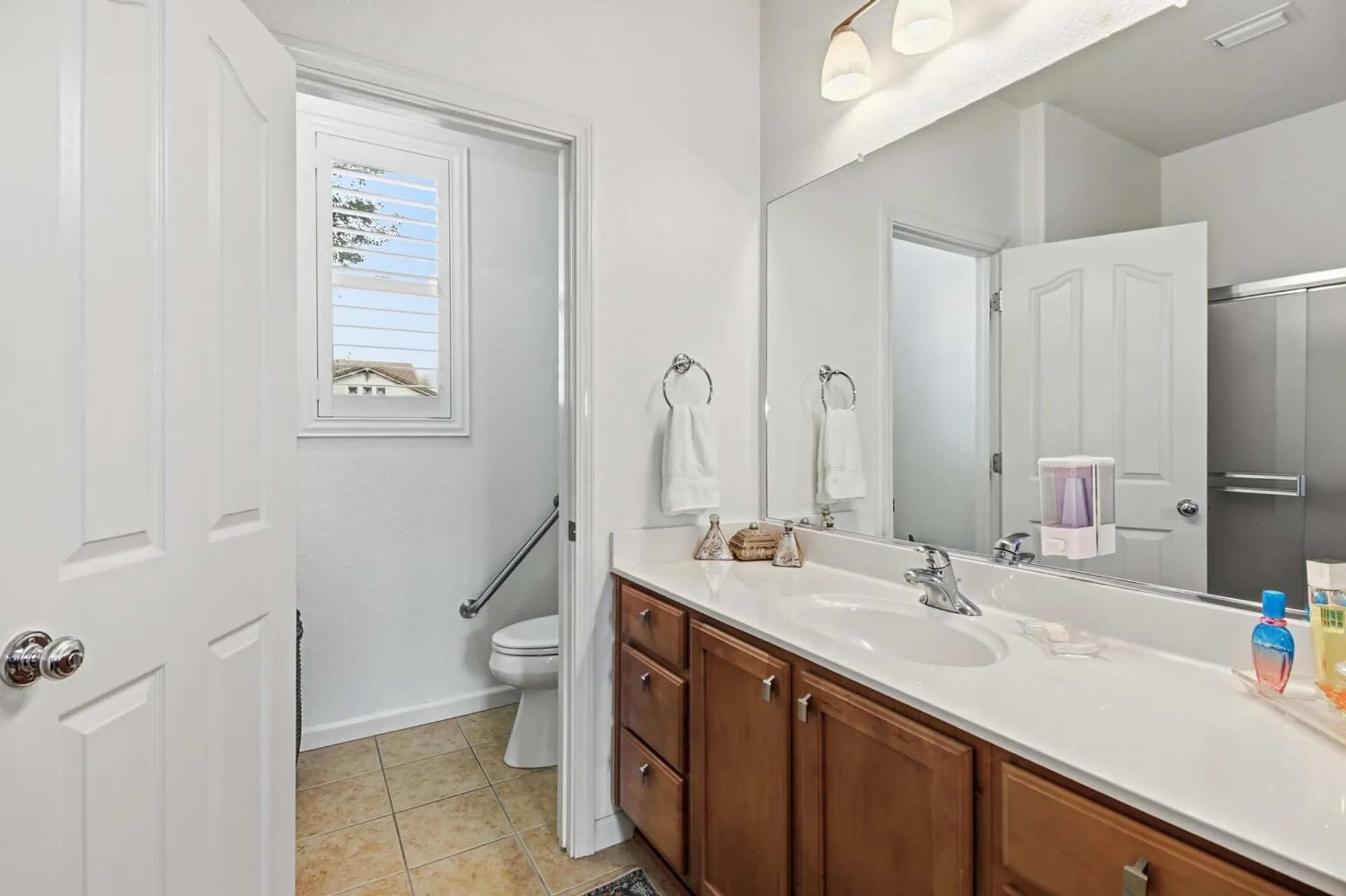 Property Slideshow image 21 of 38 | 2383 cotterdale aly, Sacramento, CA, 95835