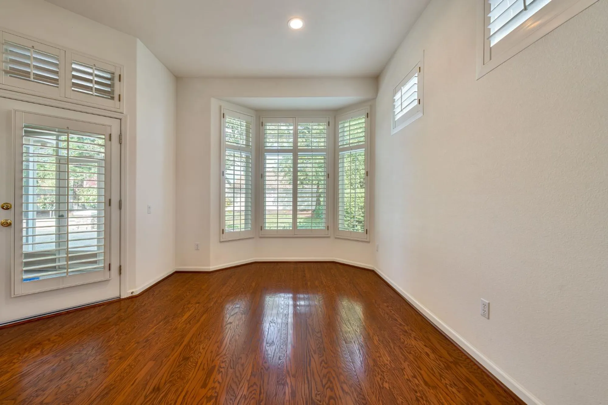 Property Slideshow image 11 of 84 | 325 station ct, Roseville, CA, 95747