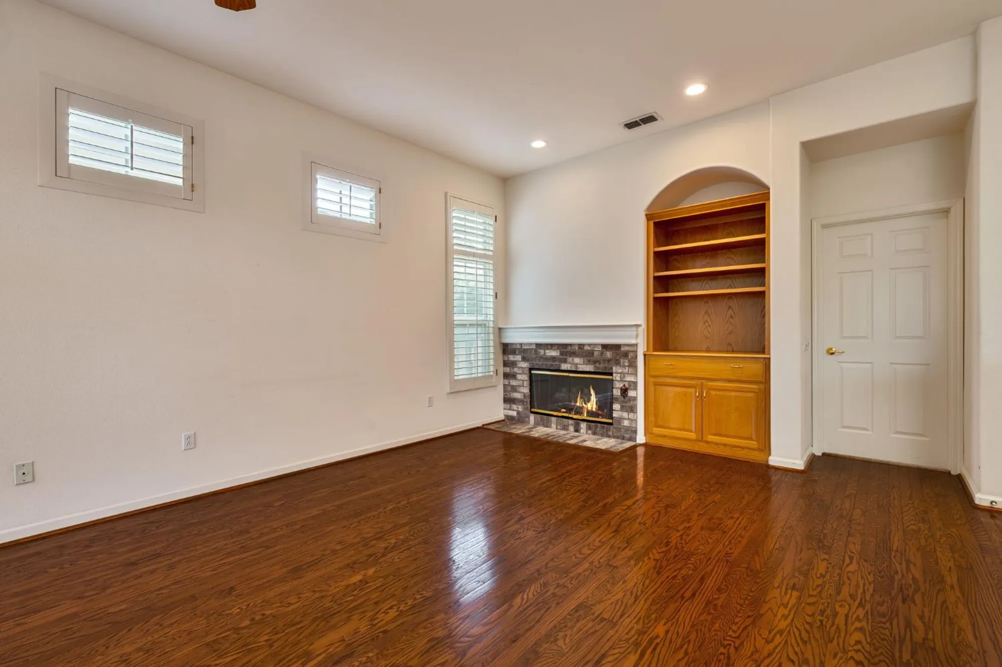 Property Slideshow image 16 of 84 | 325 station ct, Roseville, CA, 95747