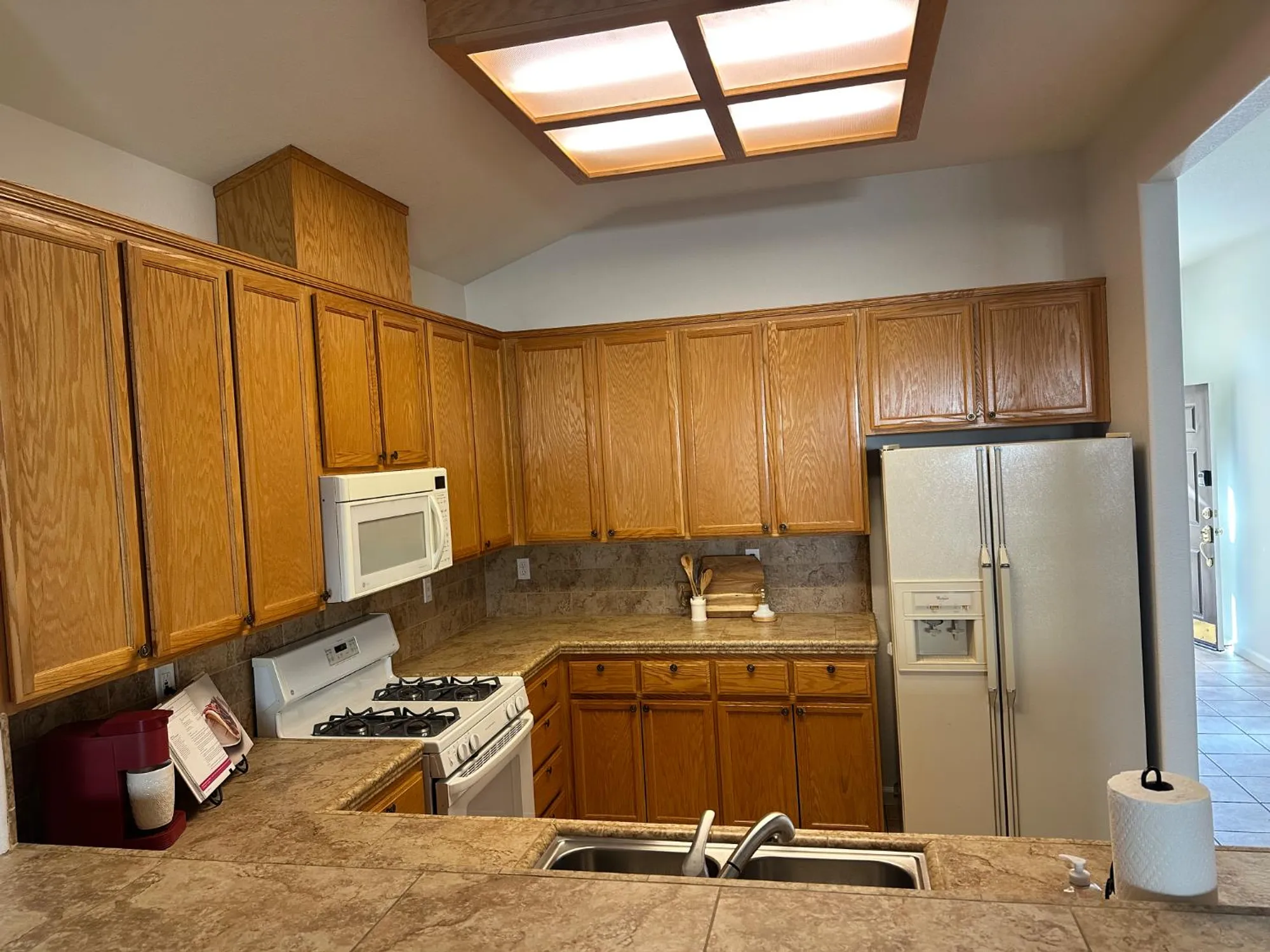 Property Slideshow image 4 of 32 | 9543 theresa cir, Stockton, CA, 95209