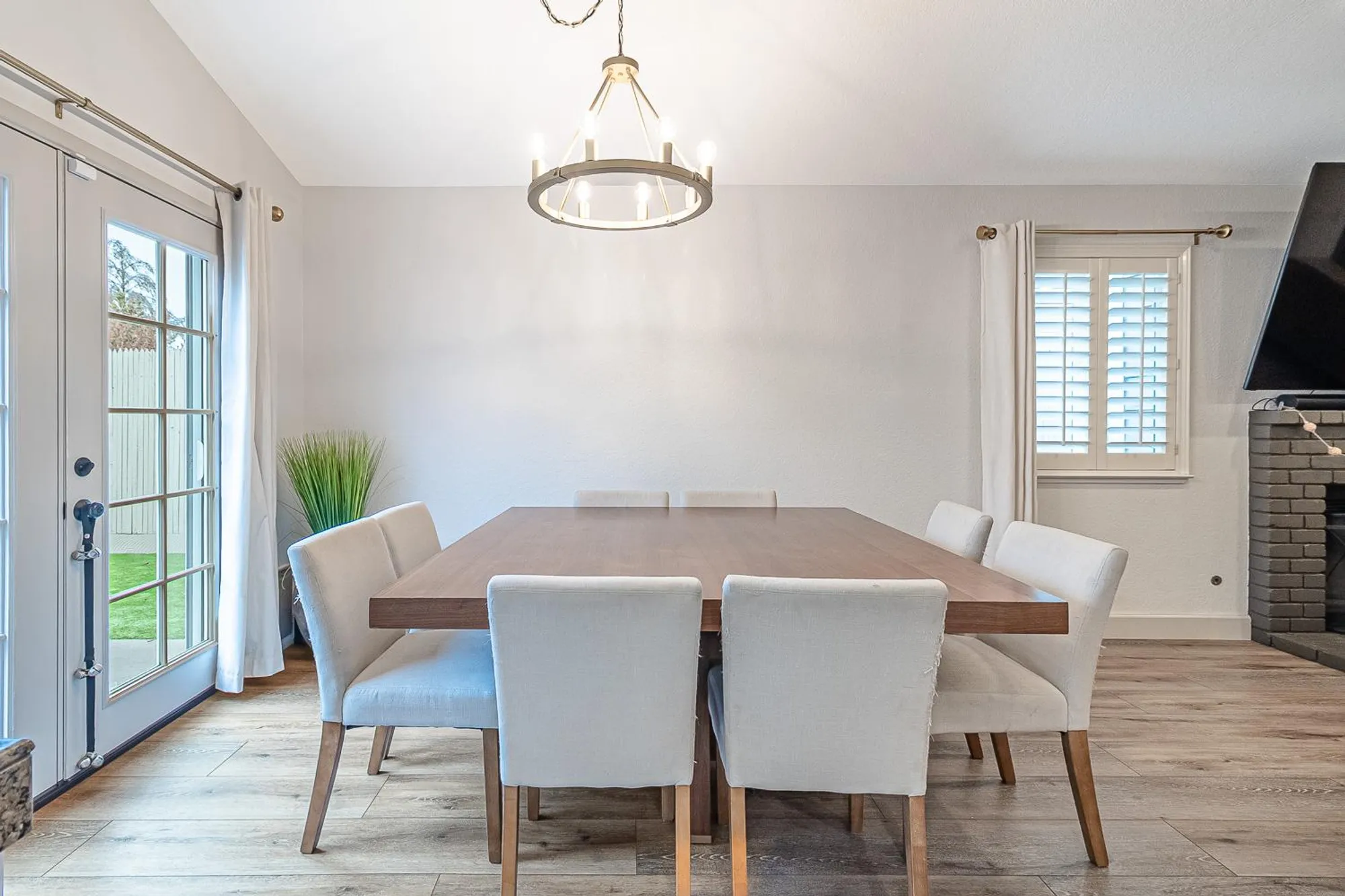 Property Slideshow image 15 of 30 | 2349 denbigh dr, Modesto, CA, 95356