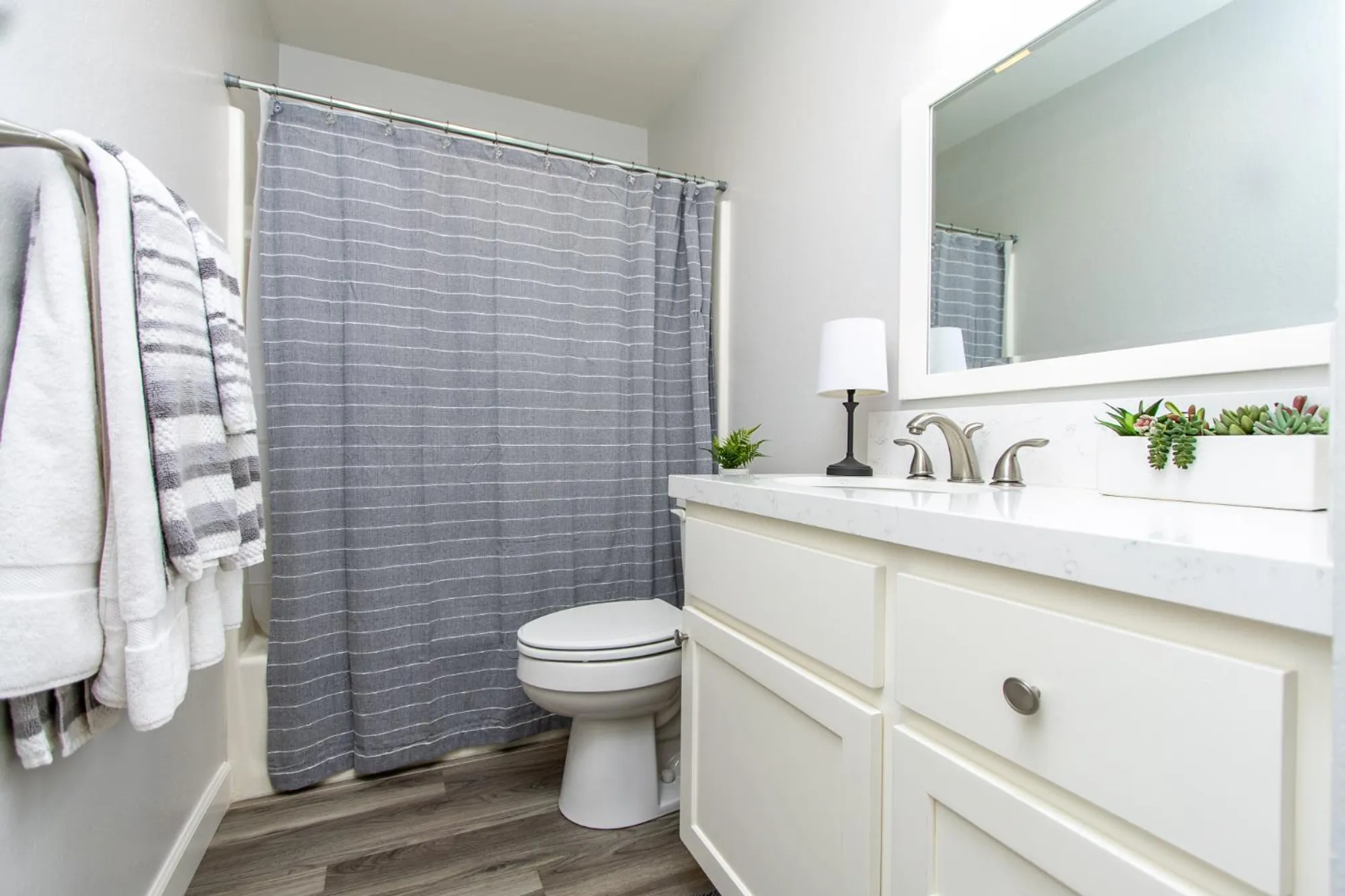 Property Slideshow image 32 of 54 | 2249 camborne dr, Modesto, CA, 95356