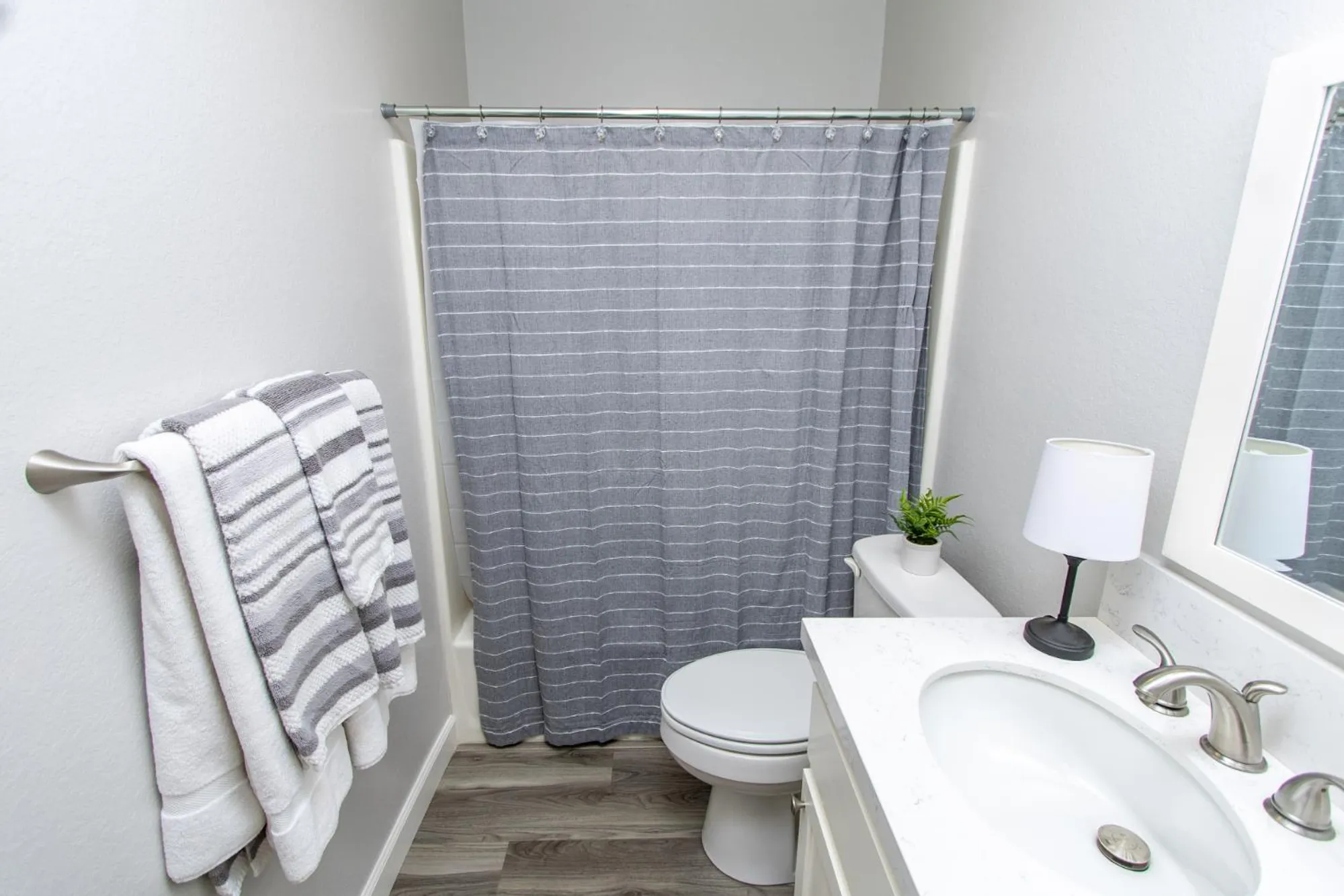 Property Slideshow image 33 of 54 | 2249 camborne dr, Modesto, CA, 95356