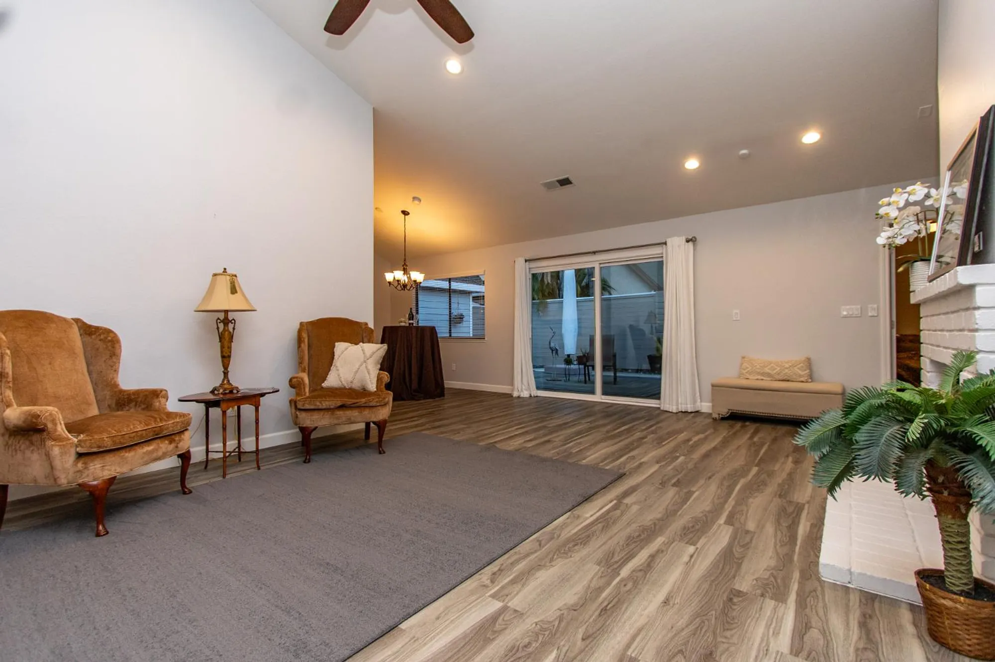 Property Slideshow image 10 of 54 | 2249 camborne dr, Modesto, CA, 95356