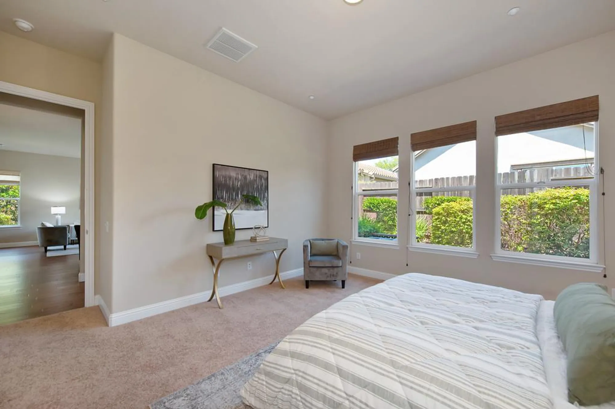 Property Slideshow image 23 of 43 | 2032 brixham dr, Roseville, CA, 95747