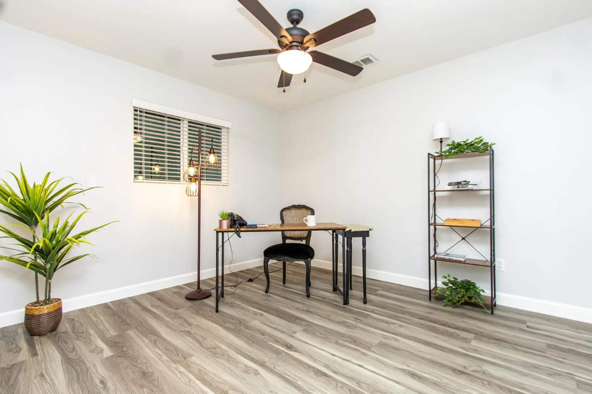 Property Slideshow image 34 of 54 | 2249 camborne dr, Modesto, CA, 95356