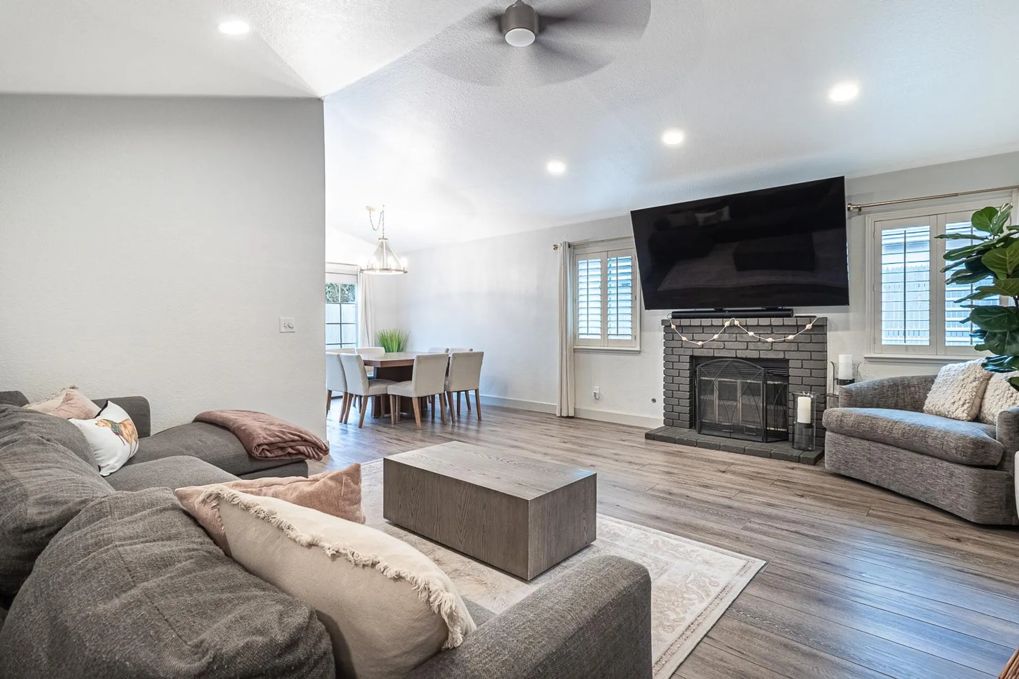 Property Slideshow image 12 of 30 | 2349 denbigh dr, Modesto, CA, 95356