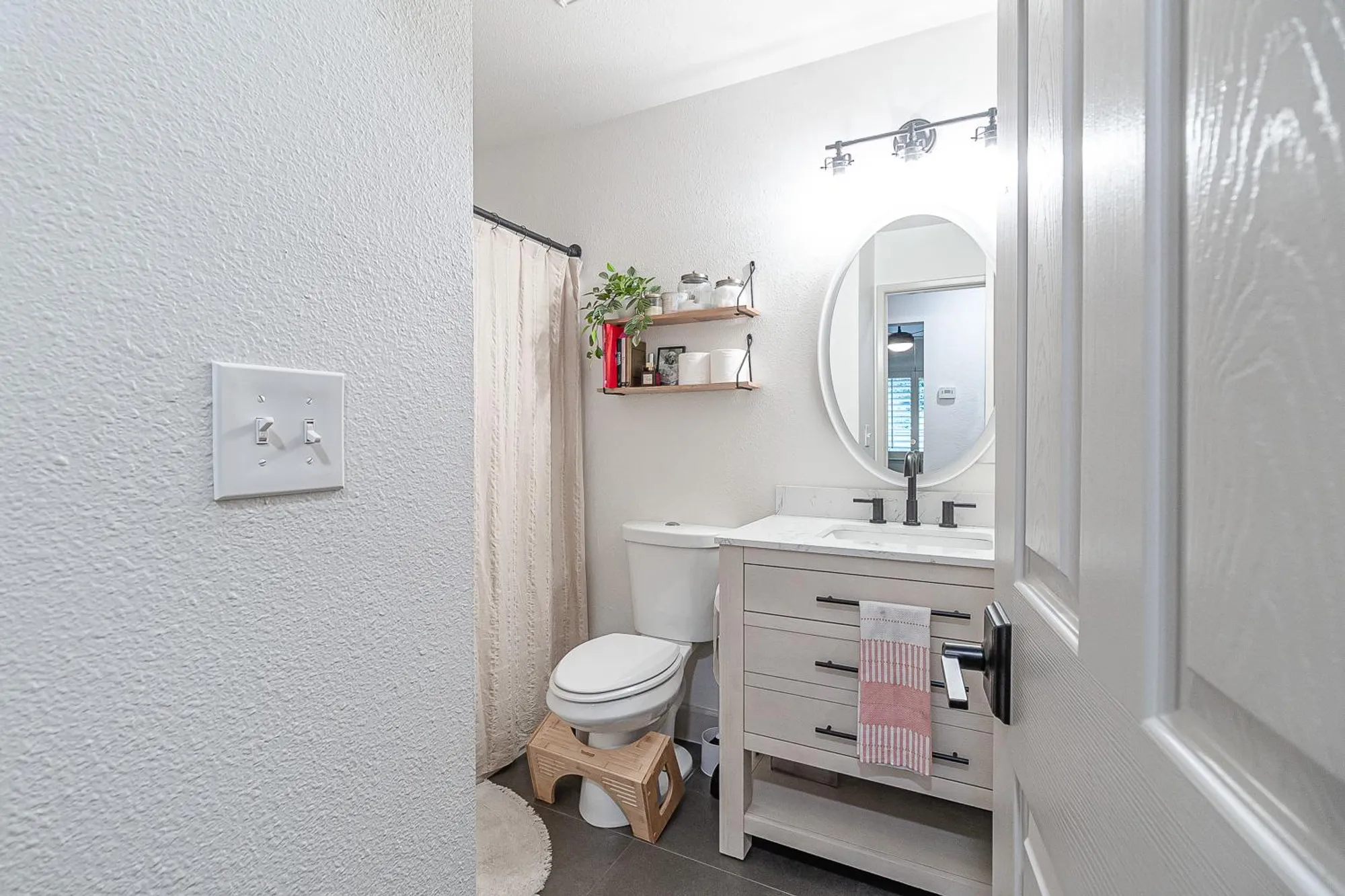 Property Slideshow image 22 of 30 | 2349 denbigh dr, Modesto, CA, 95356