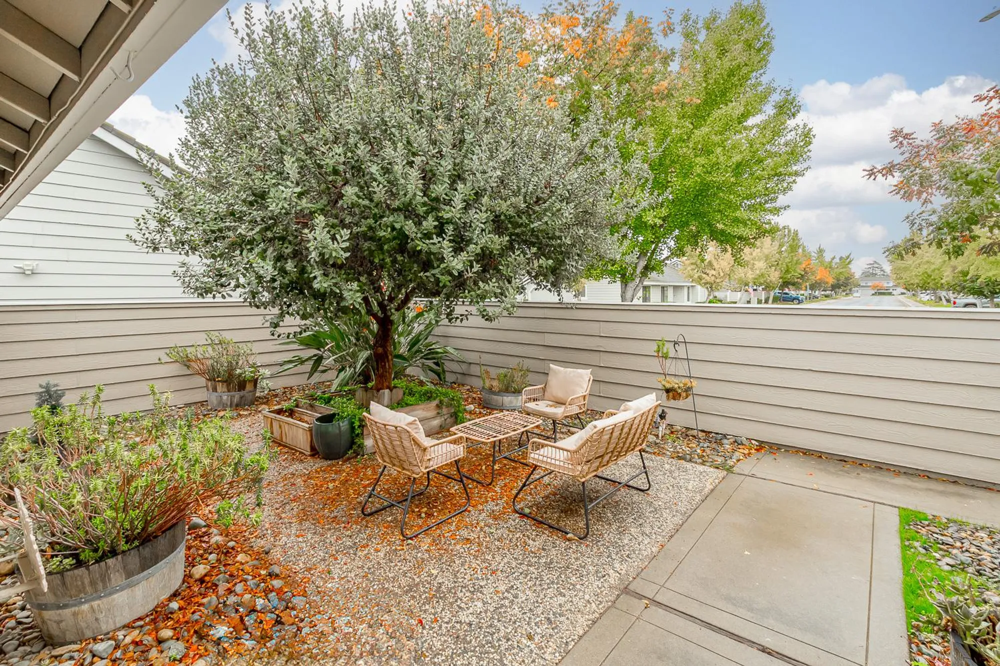 Property Slideshow image 4 of 30 | 2349 denbigh dr, Modesto, CA, 95356