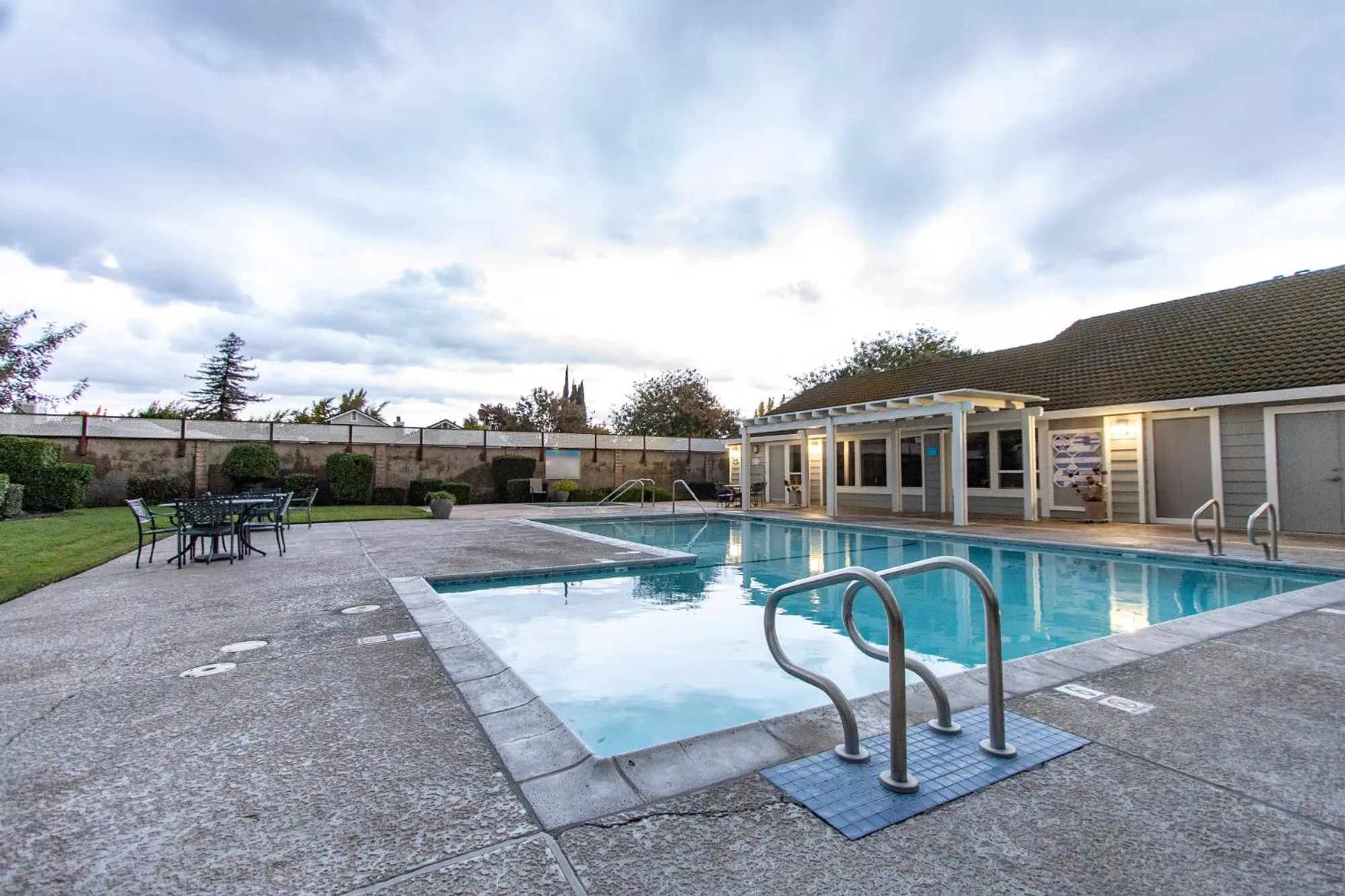 Property Slideshow image 48 of 54 | 2249 camborne dr, Modesto, CA, 95356