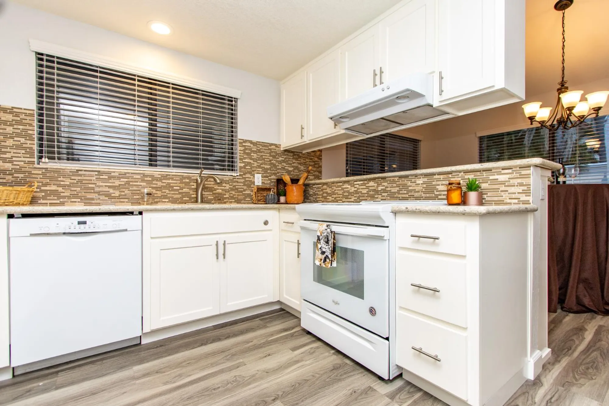 Property Slideshow image 18 of 54 | 2249 camborne dr, Modesto, CA, 95356