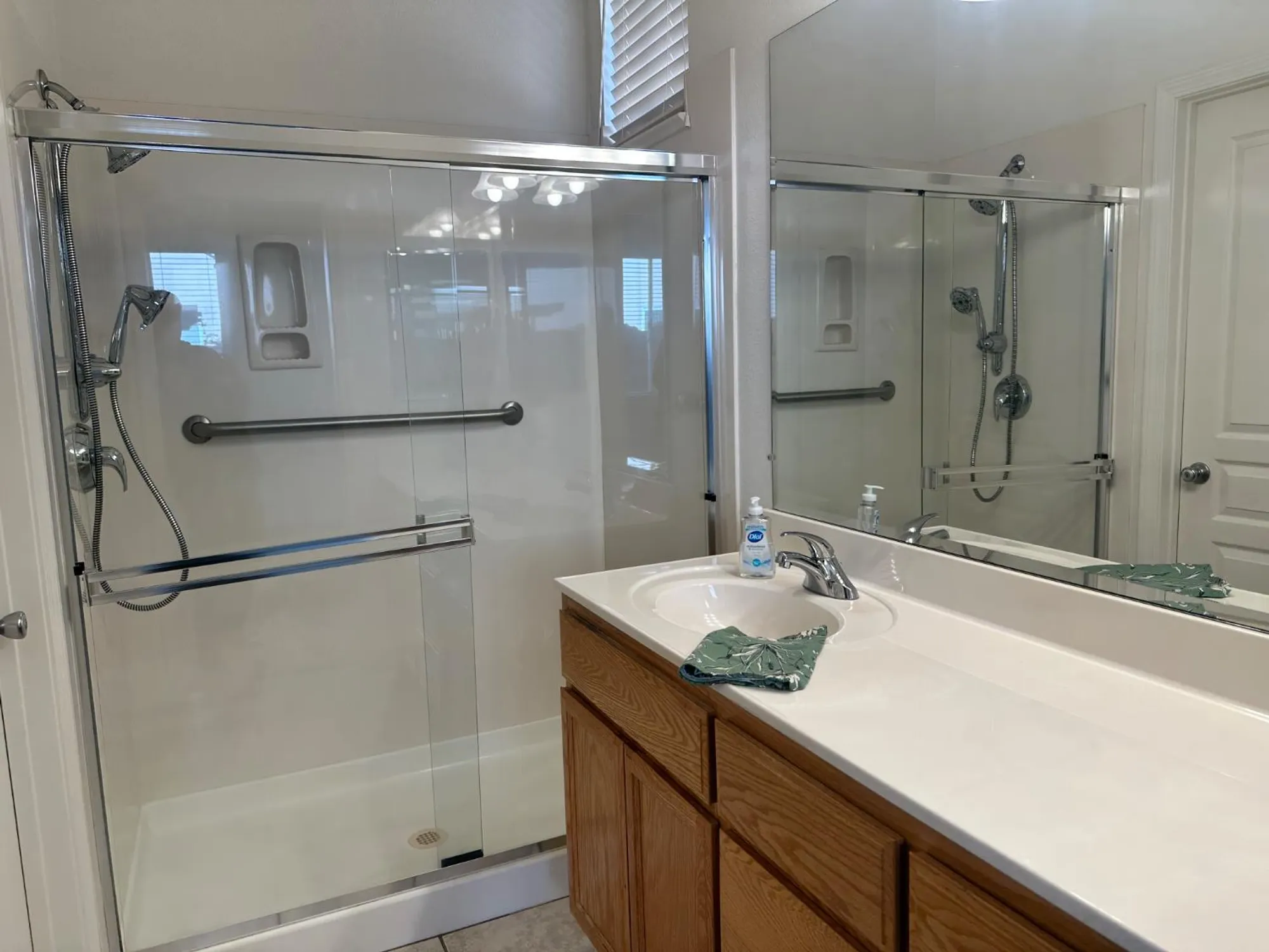 Property Slideshow image 16 of 32 | 9543 theresa cir, Stockton, CA, 95209