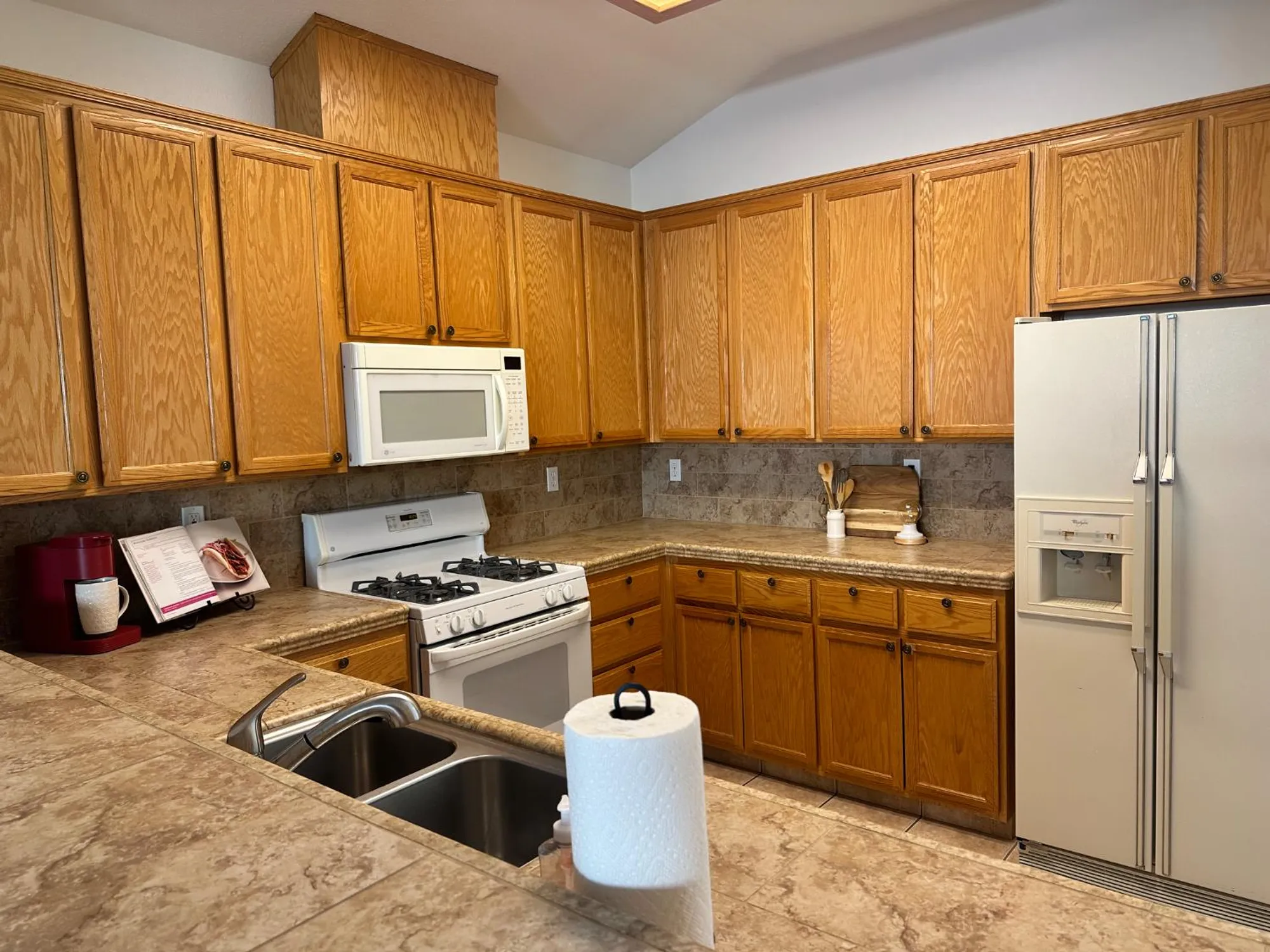 Property Slideshow image 5 of 32 | 9543 theresa cir, Stockton, CA, 95209