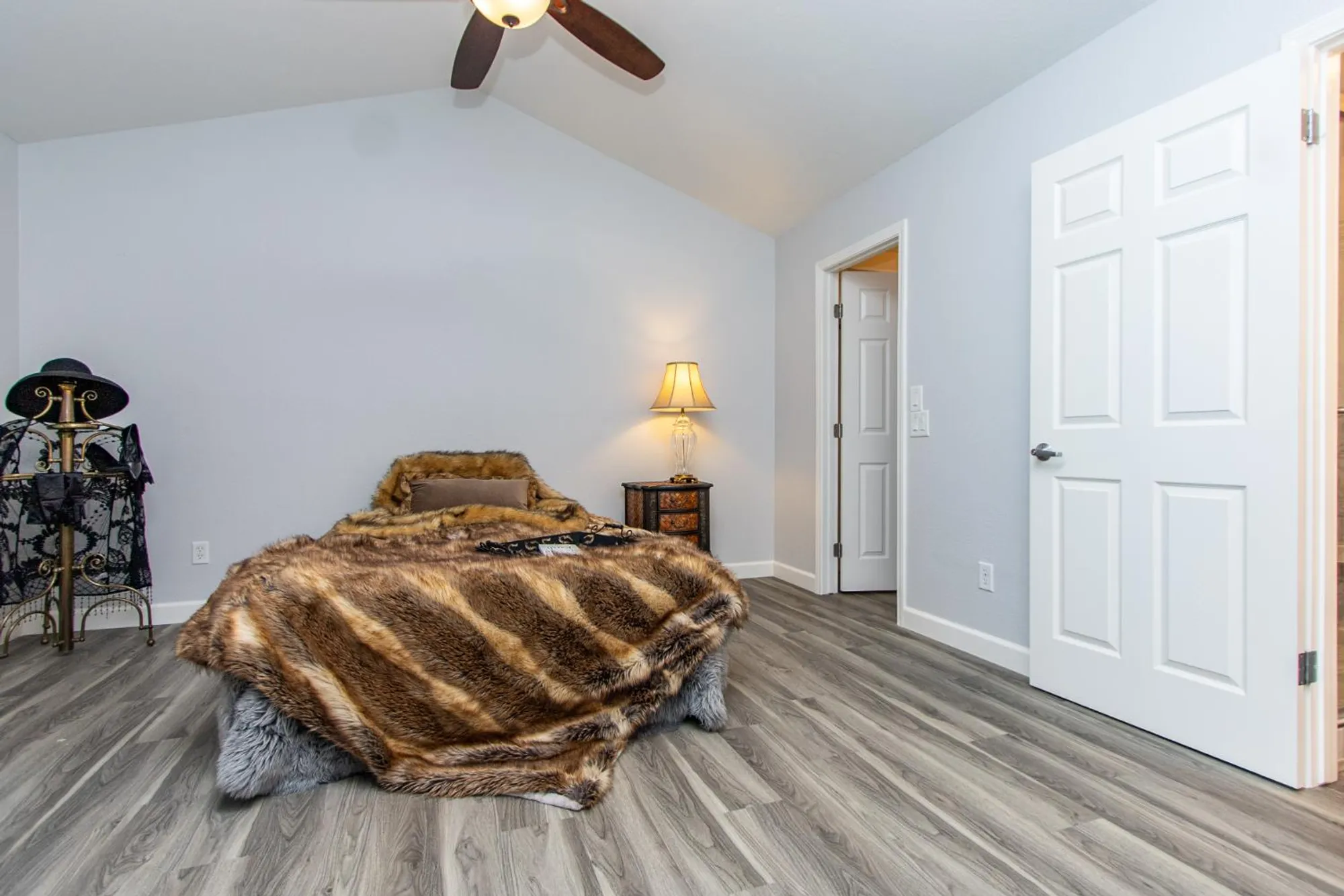 Property Slideshow image 22 of 54 | 2249 camborne dr, Modesto, CA, 95356