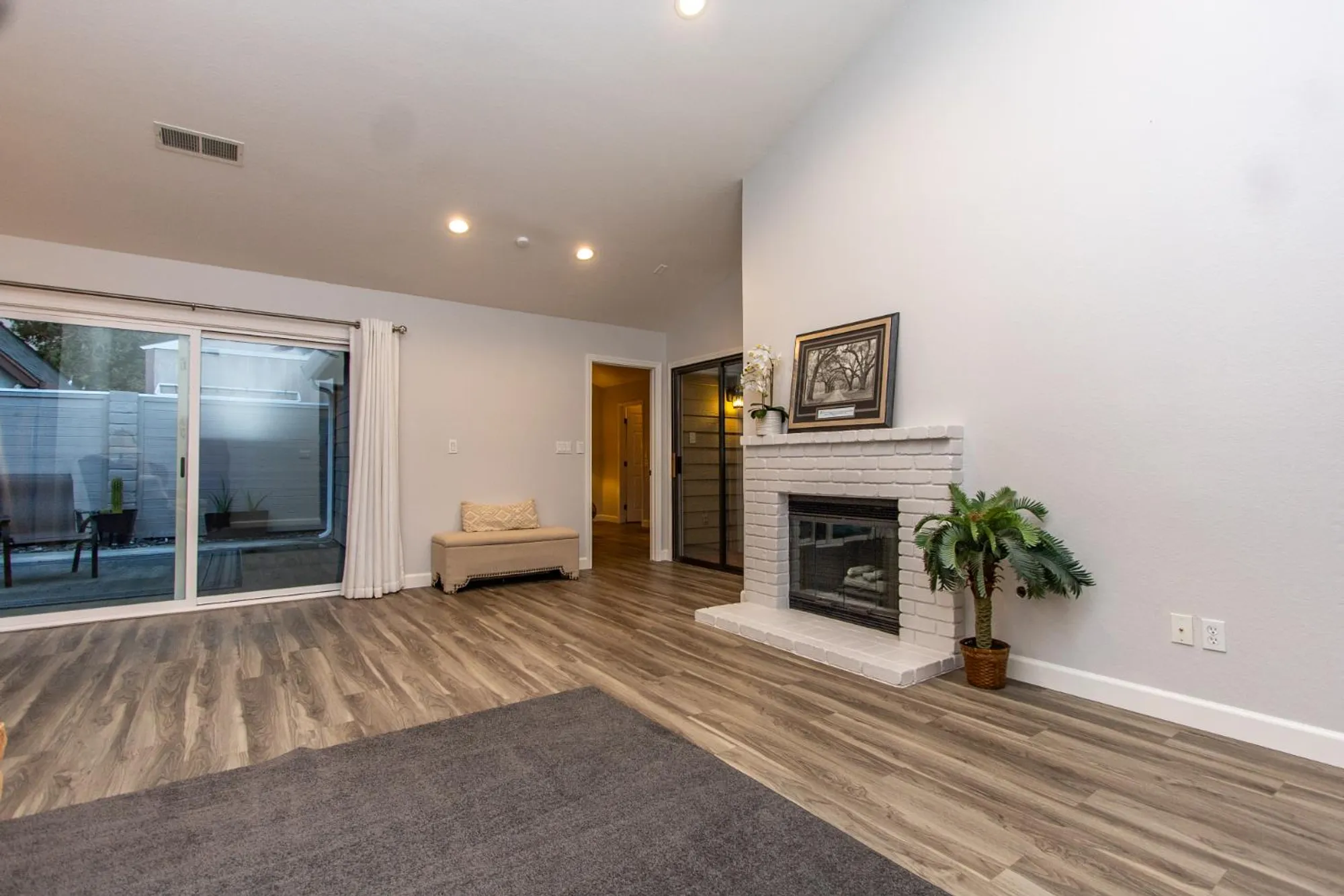 Property Slideshow image 12 of 54 | 2249 camborne dr, Modesto, CA, 95356