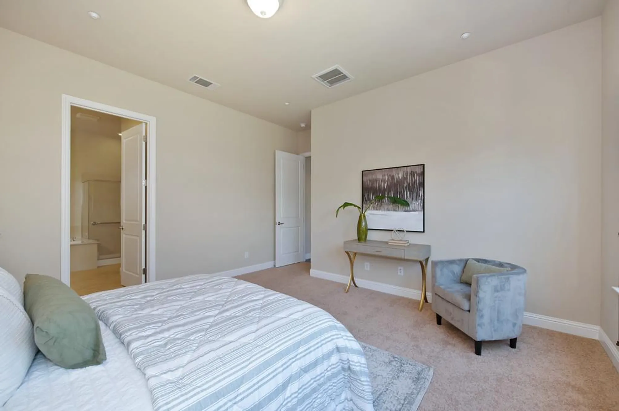 Property Slideshow image 24 of 43 | 2032 brixham dr, Roseville, CA, 95747