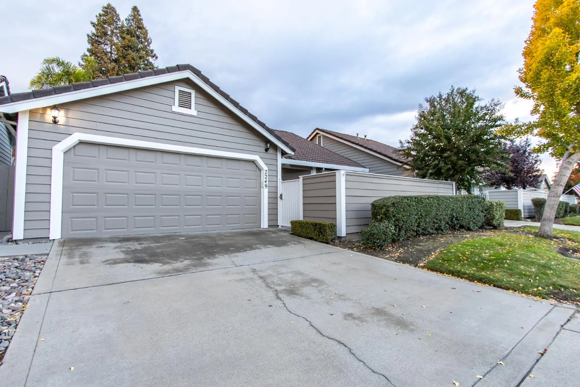 Property Slideshow image 3 of 54 | 2249 camborne dr, Modesto, CA, 95356