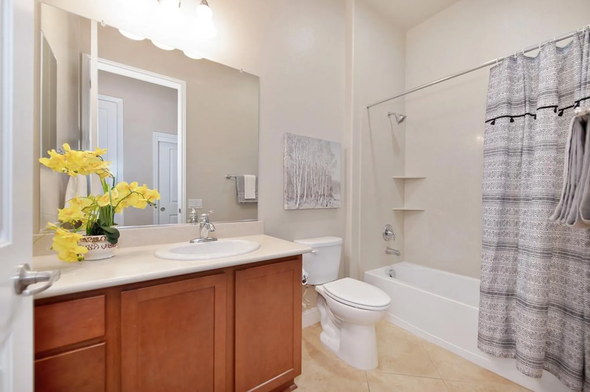 Property Slideshow image 30 of 43 | 2032 brixham dr, Roseville, CA, 95747