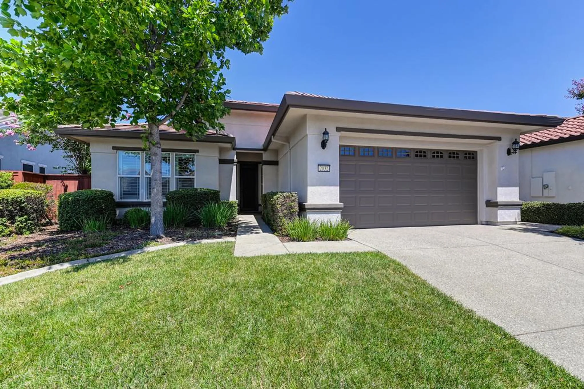 Property Slideshow image 1 of 43 | 2032 brixham dr, Roseville, CA, 95747