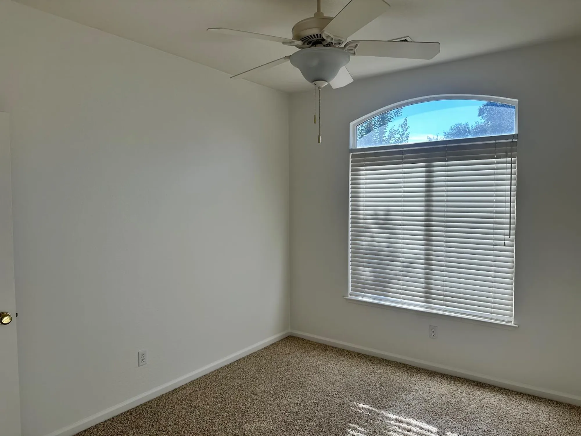 Property Slideshow image 22 of 32 | 9543 theresa cir, Stockton, CA, 95209