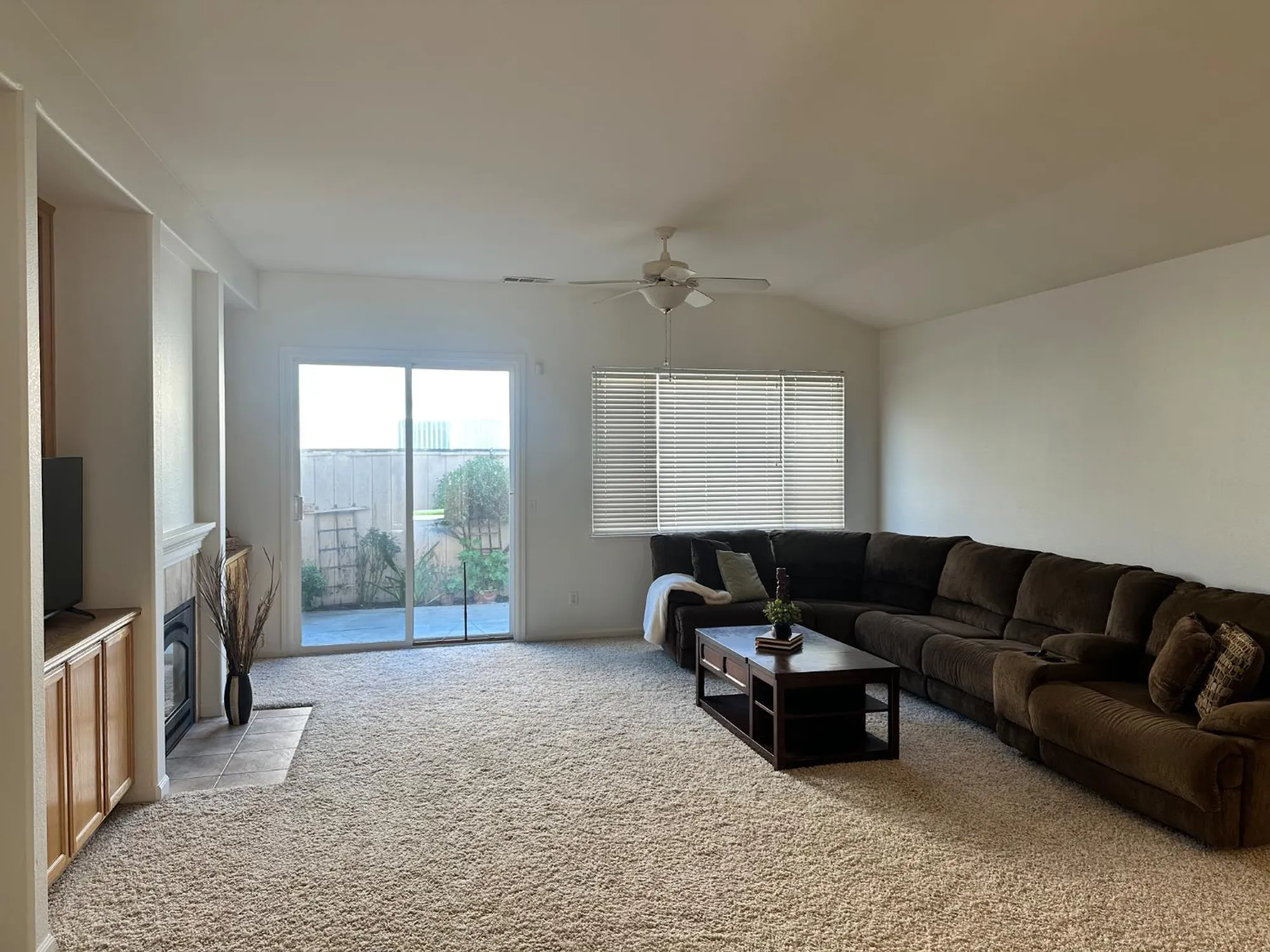 Property Slideshow image 10 of 32 | 9543 theresa cir, Stockton, CA, 95209