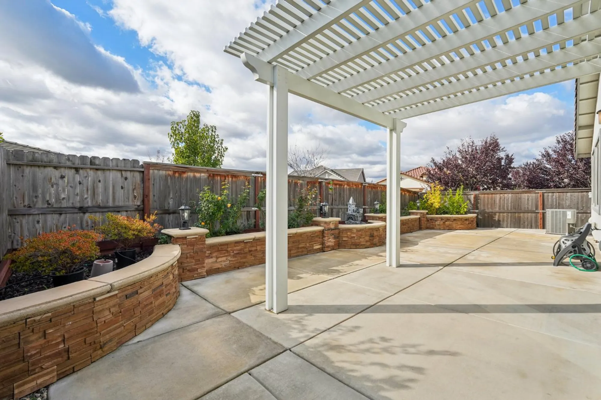 Property Slideshow image 11 of 40 | 9224 vervain way, Sacramento, CA, 95829