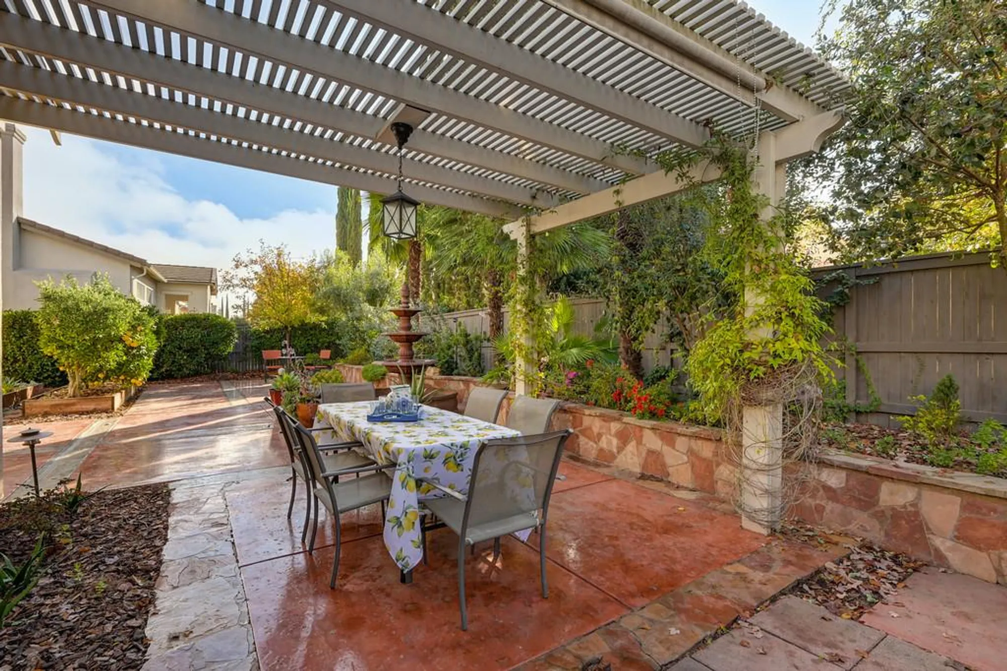 Property Slideshow image 54 of 99 | 2558 heritage park ln, Sacramento, CA, 95835