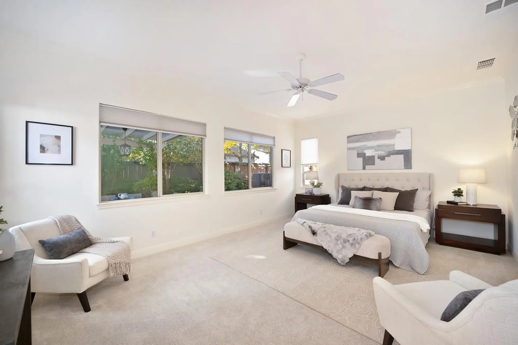 Property Slideshow image 33 of 99 | 2558 heritage park ln, Sacramento, CA, 95835