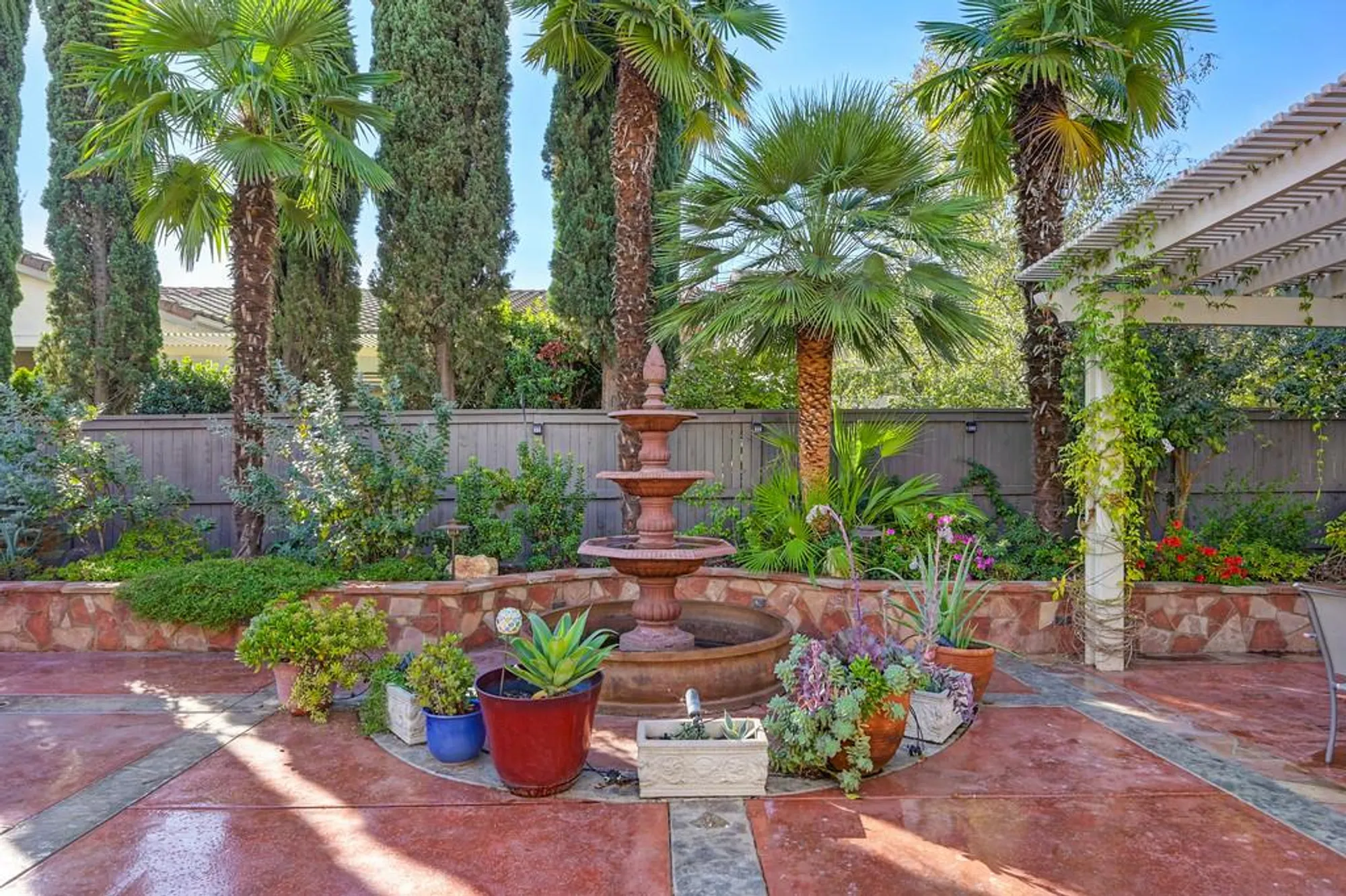 Property Slideshow image 58 of 99 | 2558 heritage park ln, Sacramento, CA, 95835