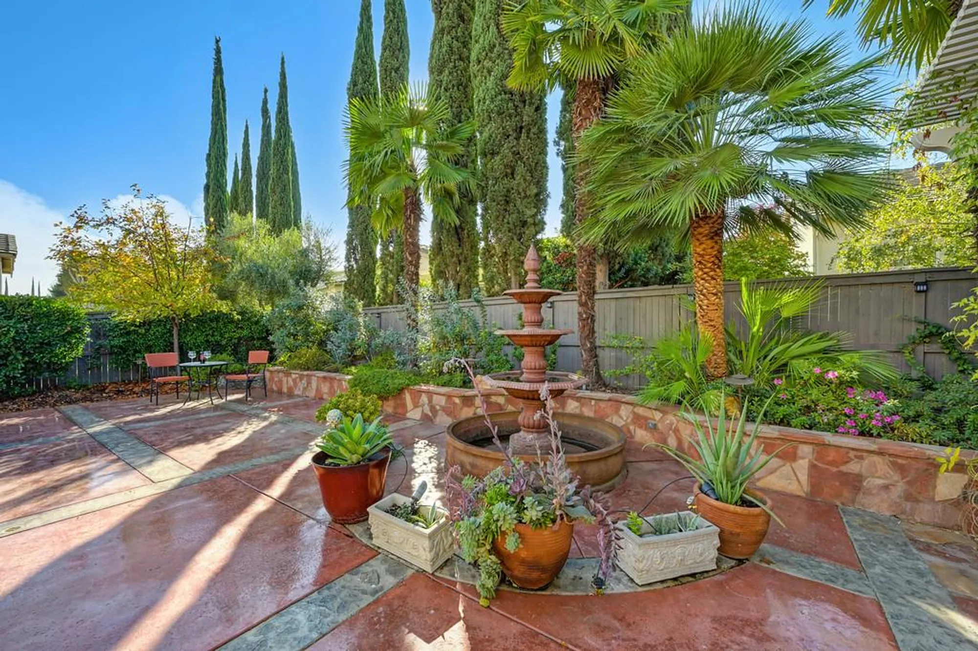 Property Slideshow image 59 of 99 | 2558 heritage park ln, Sacramento, CA, 95835