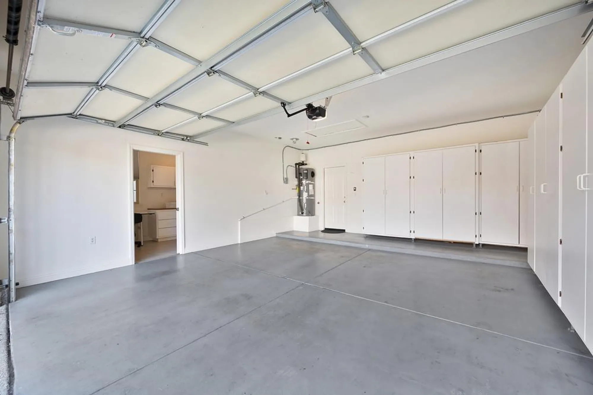 Property Slideshow image 45 of 99 | 2558 heritage park ln, Sacramento, CA, 95835