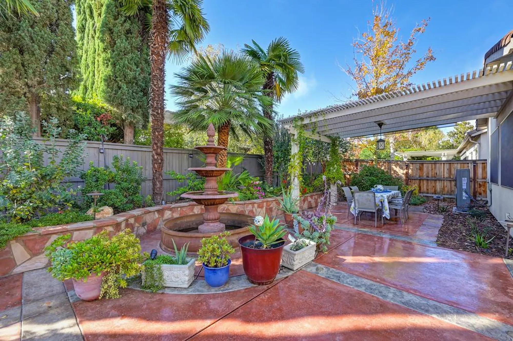 Property Slideshow image 60 of 99 | 2558 heritage park ln, Sacramento, CA, 95835