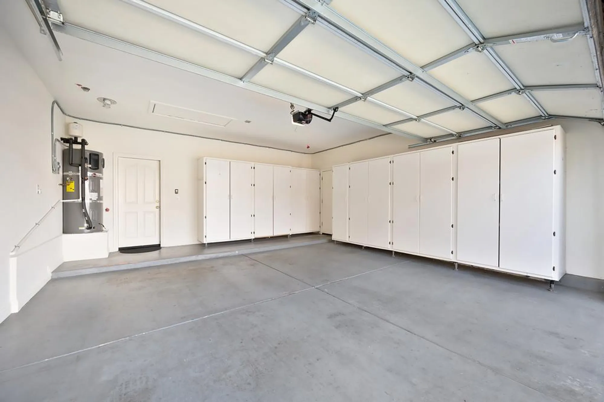 Property Slideshow image 44 of 99 | 2558 heritage park ln, Sacramento, CA, 95835