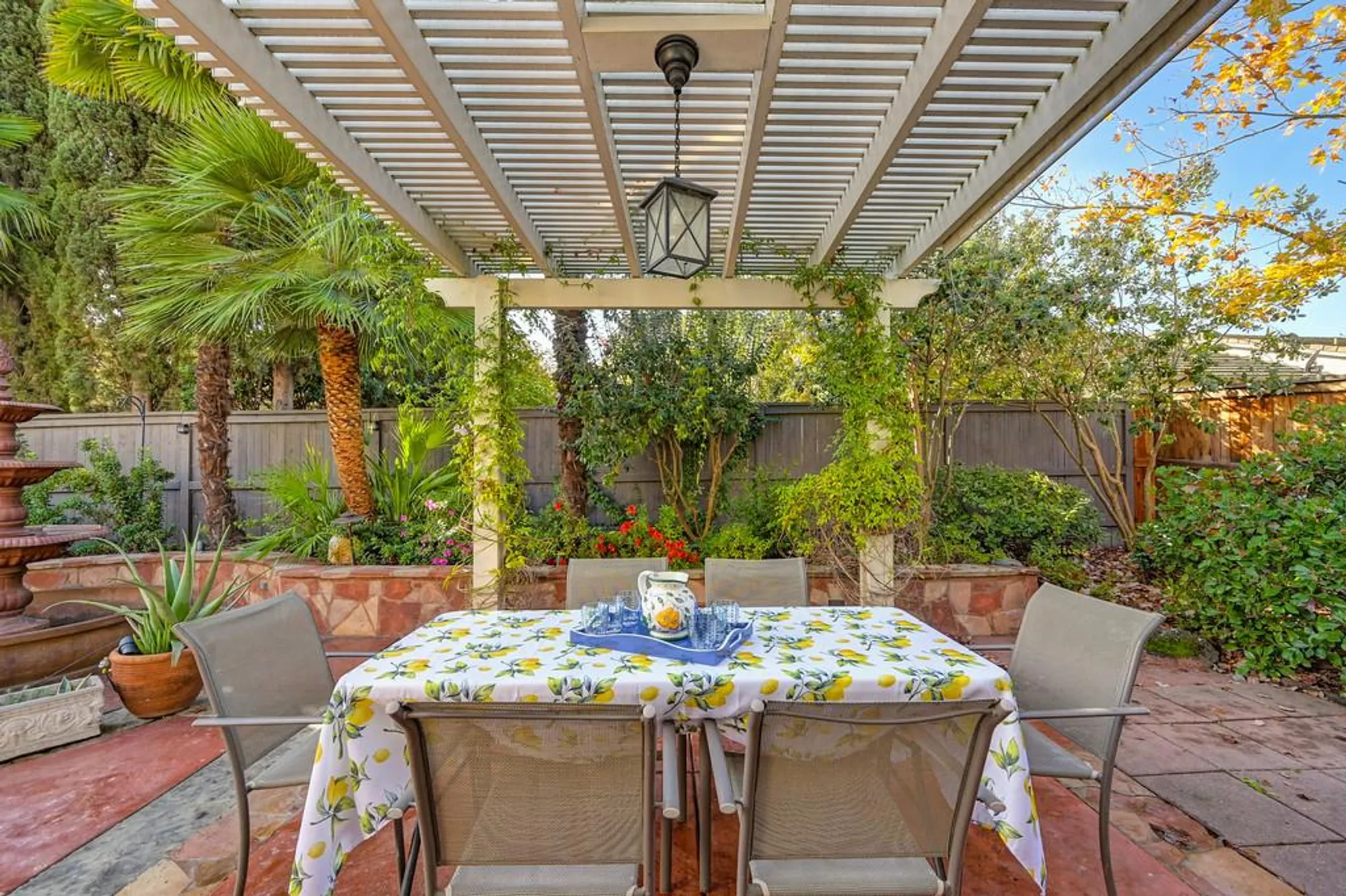 Property Slideshow image 52 of 99 | 2558 heritage park ln, Sacramento, CA, 95835