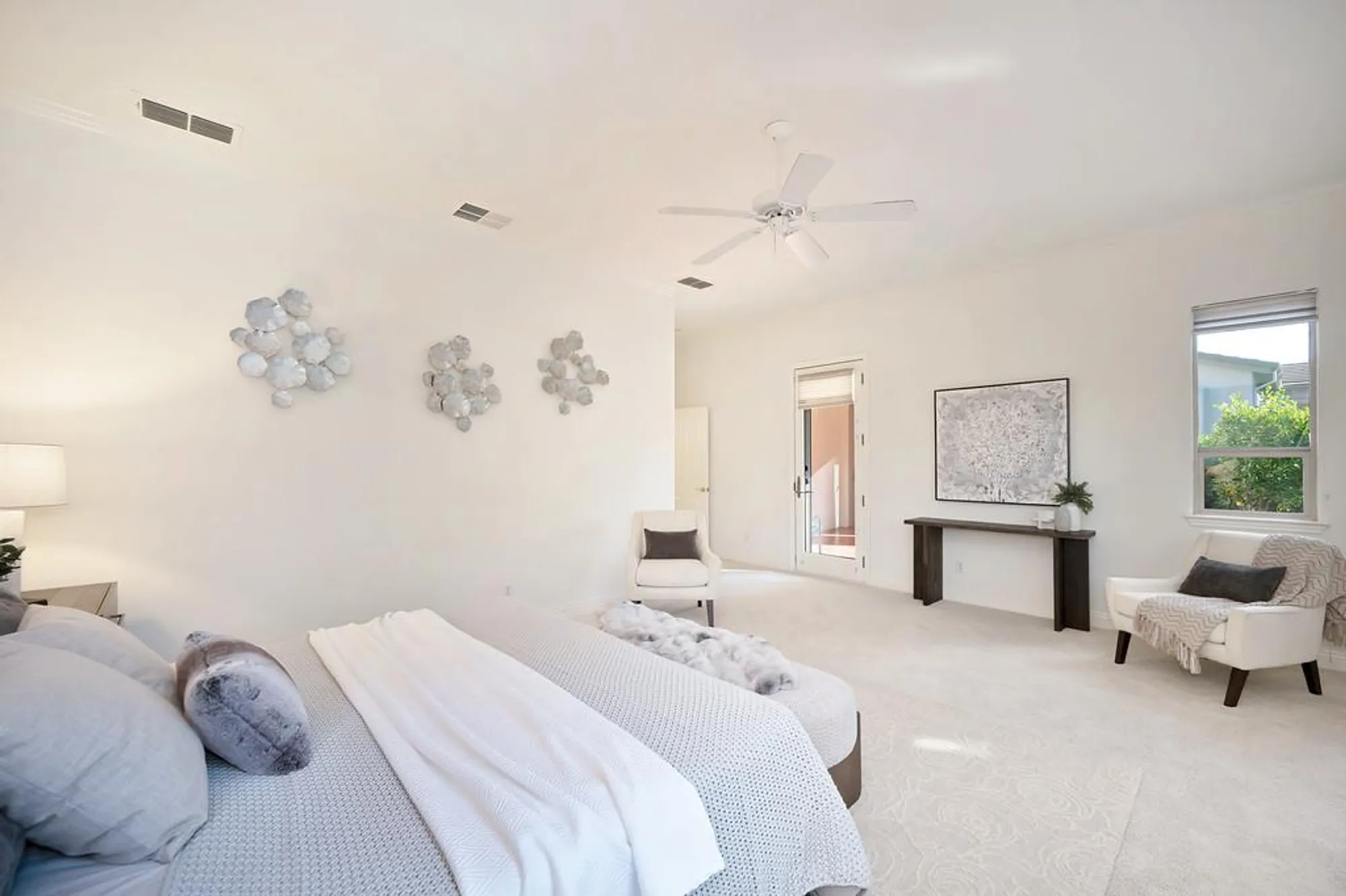 Property Slideshow image 34 of 99 | 2558 heritage park ln, Sacramento, CA, 95835