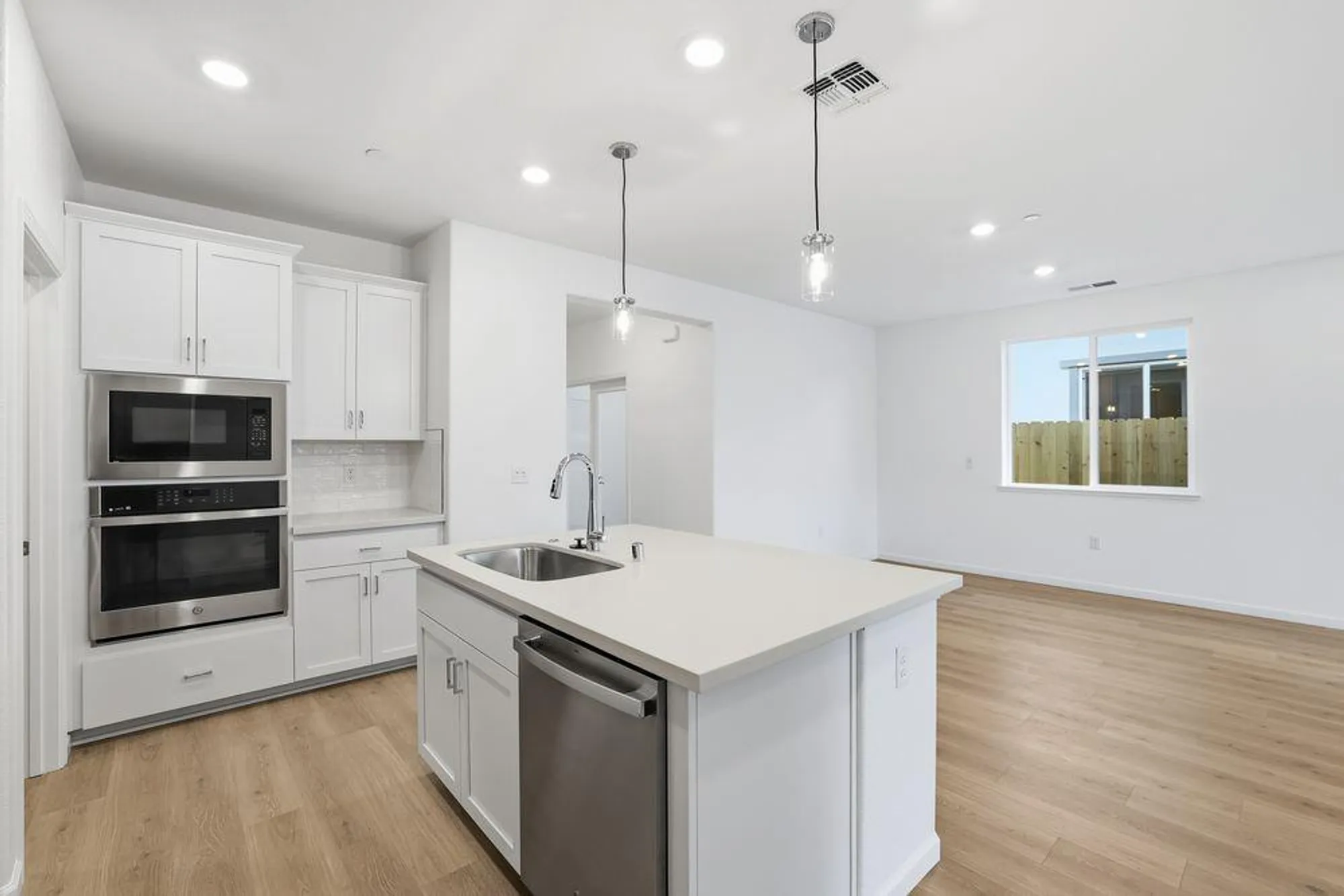 Property Slideshow image 8 of 58 | 1568 edgewood ln, Lincoln, CA, 95648