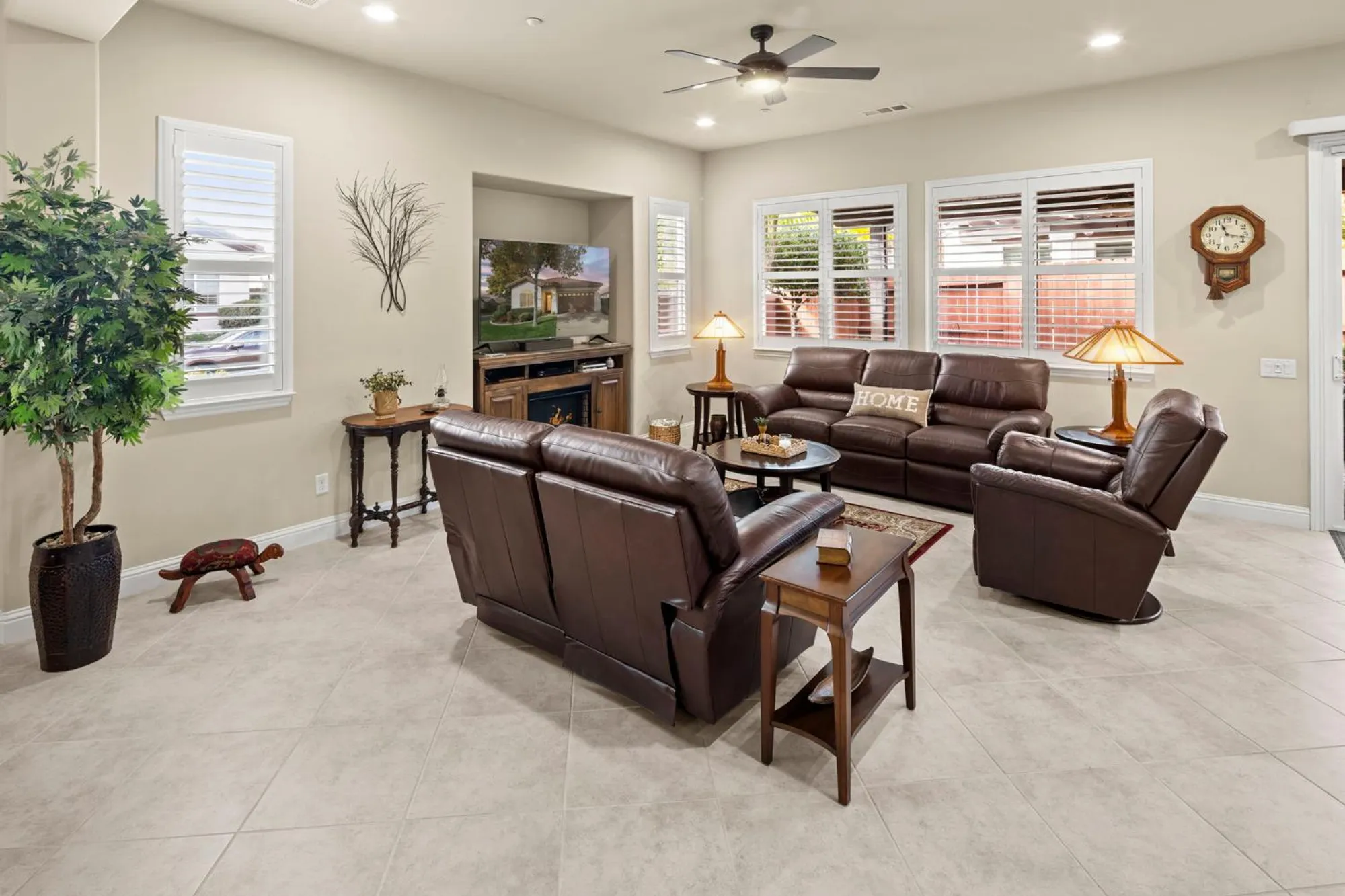 Property Slideshow image 6 of 68 | 2072 brixham dr, Roseville, CA, 95747