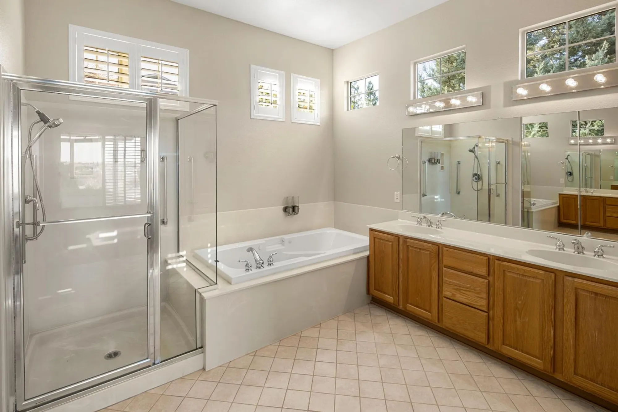 Property Slideshow image 24 of 77 | 1554 summerhill ln, Lincoln, CA, 95648