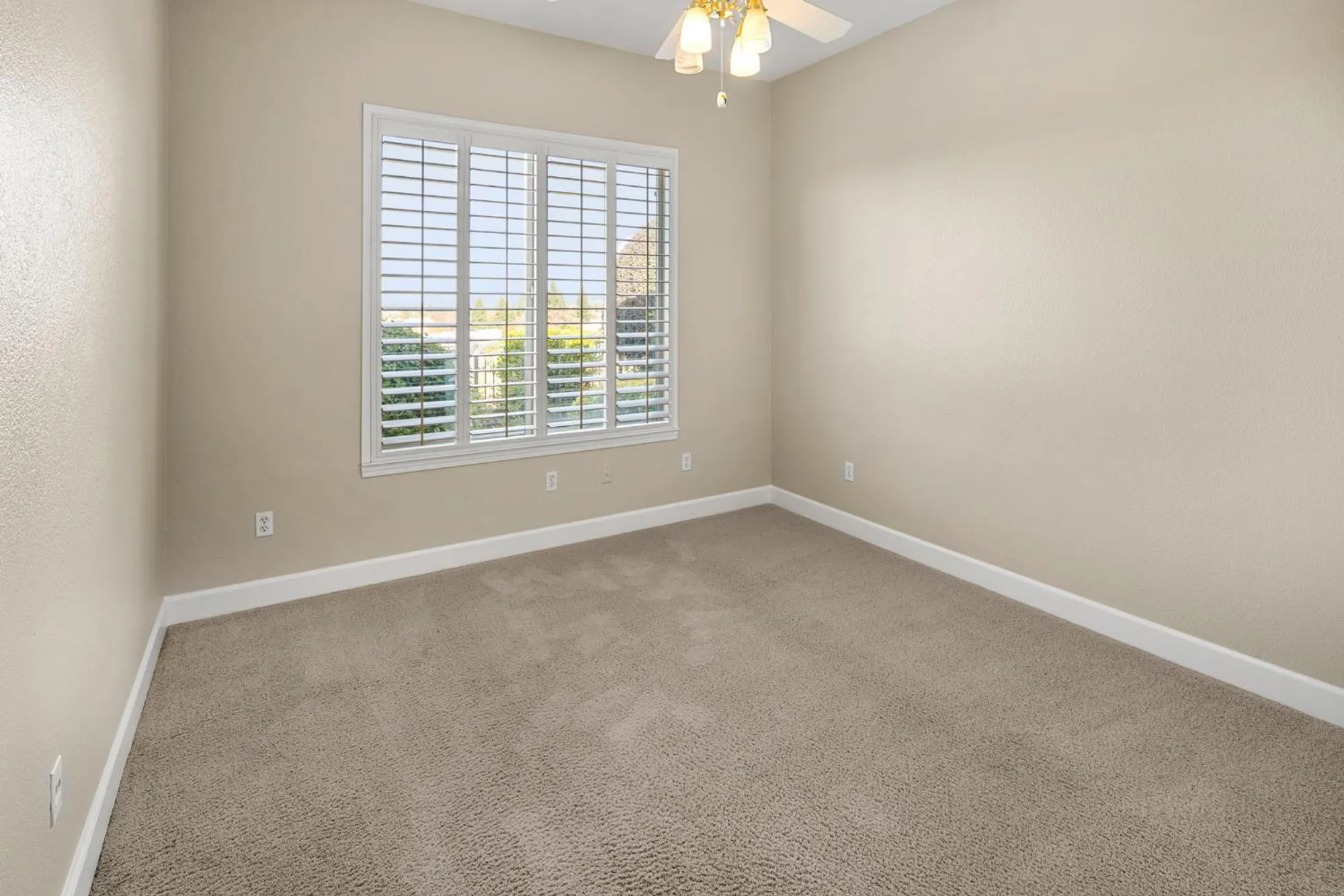 Property Slideshow image 26 of 77 | 1554 summerhill ln, Lincoln, CA, 95648