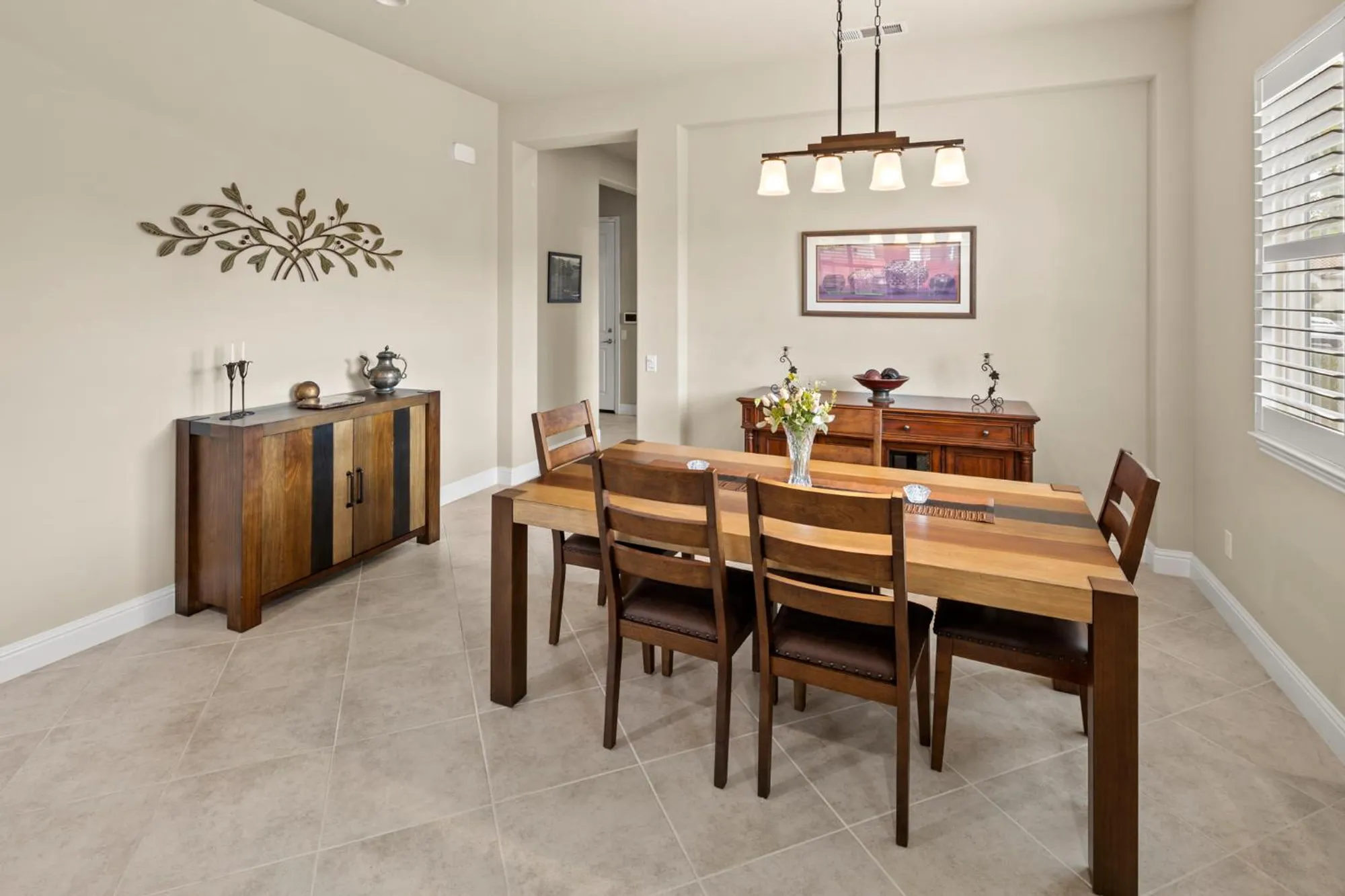 Property Slideshow image 20 of 68 | 2072 brixham dr, Roseville, CA, 95747