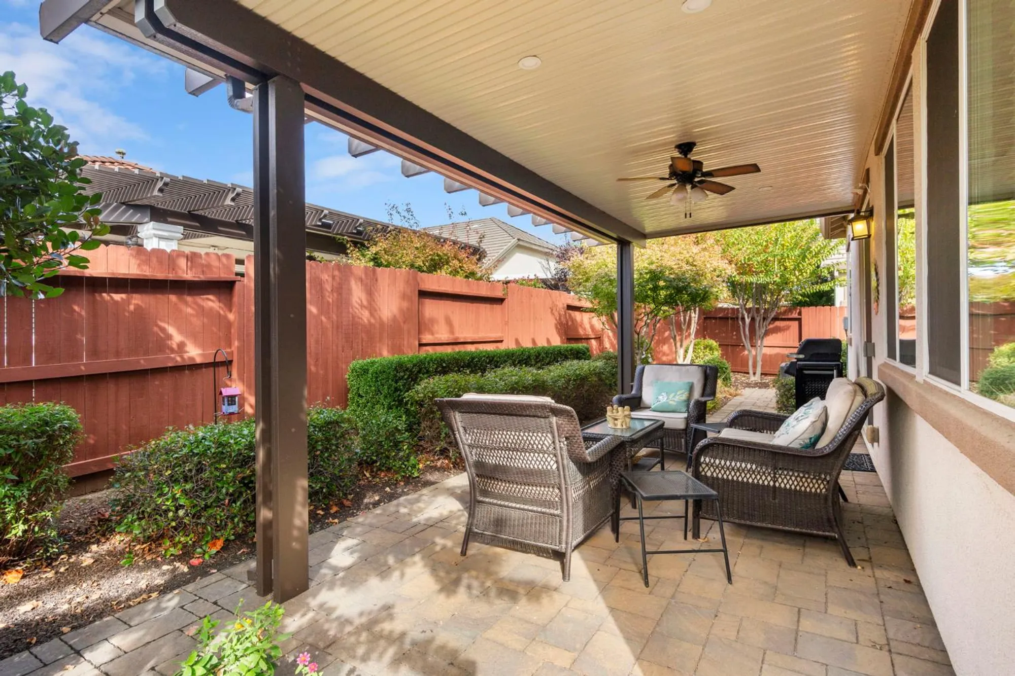 Property Slideshow image 36 of 68 | 2072 brixham dr, Roseville, CA, 95747