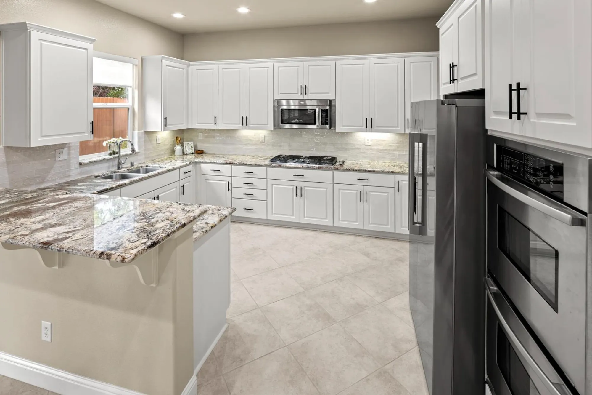 Property Slideshow image 12 of 68 | 2072 brixham dr, Roseville, CA, 95747