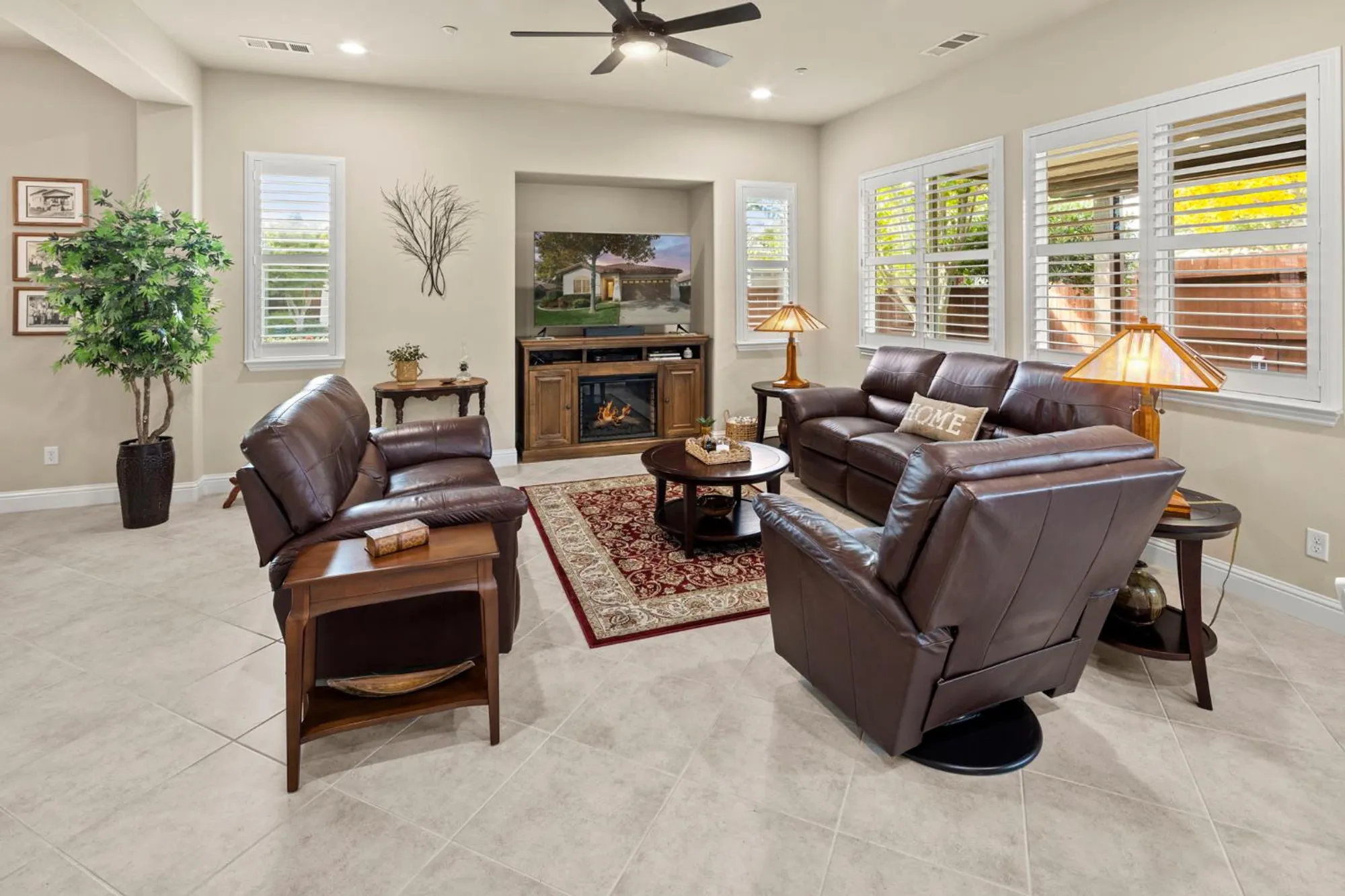 Property Slideshow image 7 of 68 | 2072 brixham dr, Roseville, CA, 95747