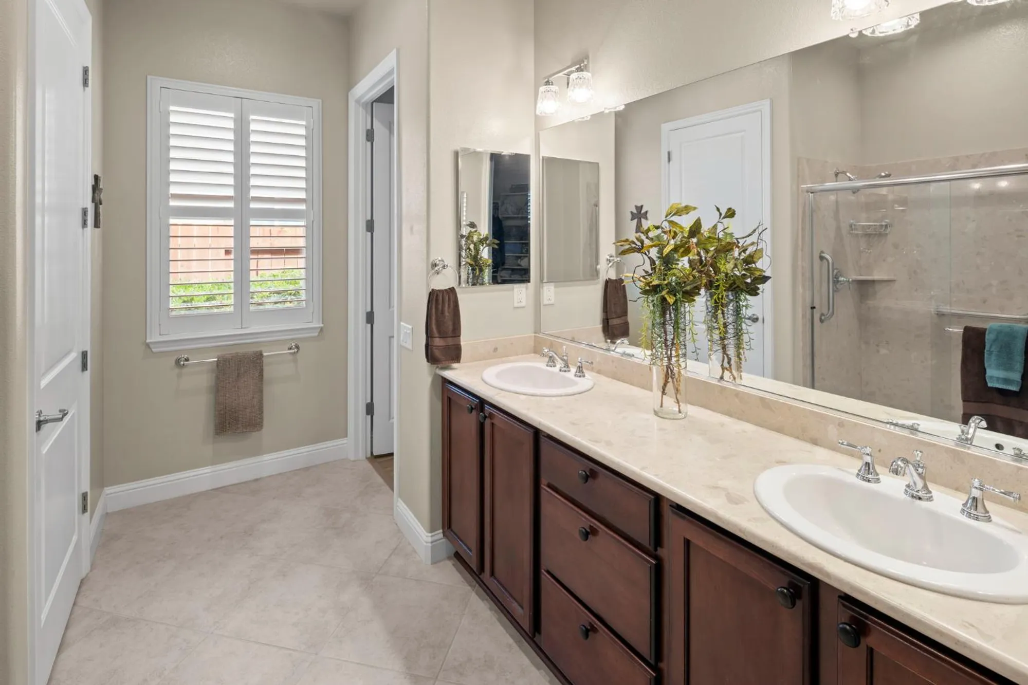 Property Slideshow image 23 of 68 | 2072 brixham dr, Roseville, CA, 95747