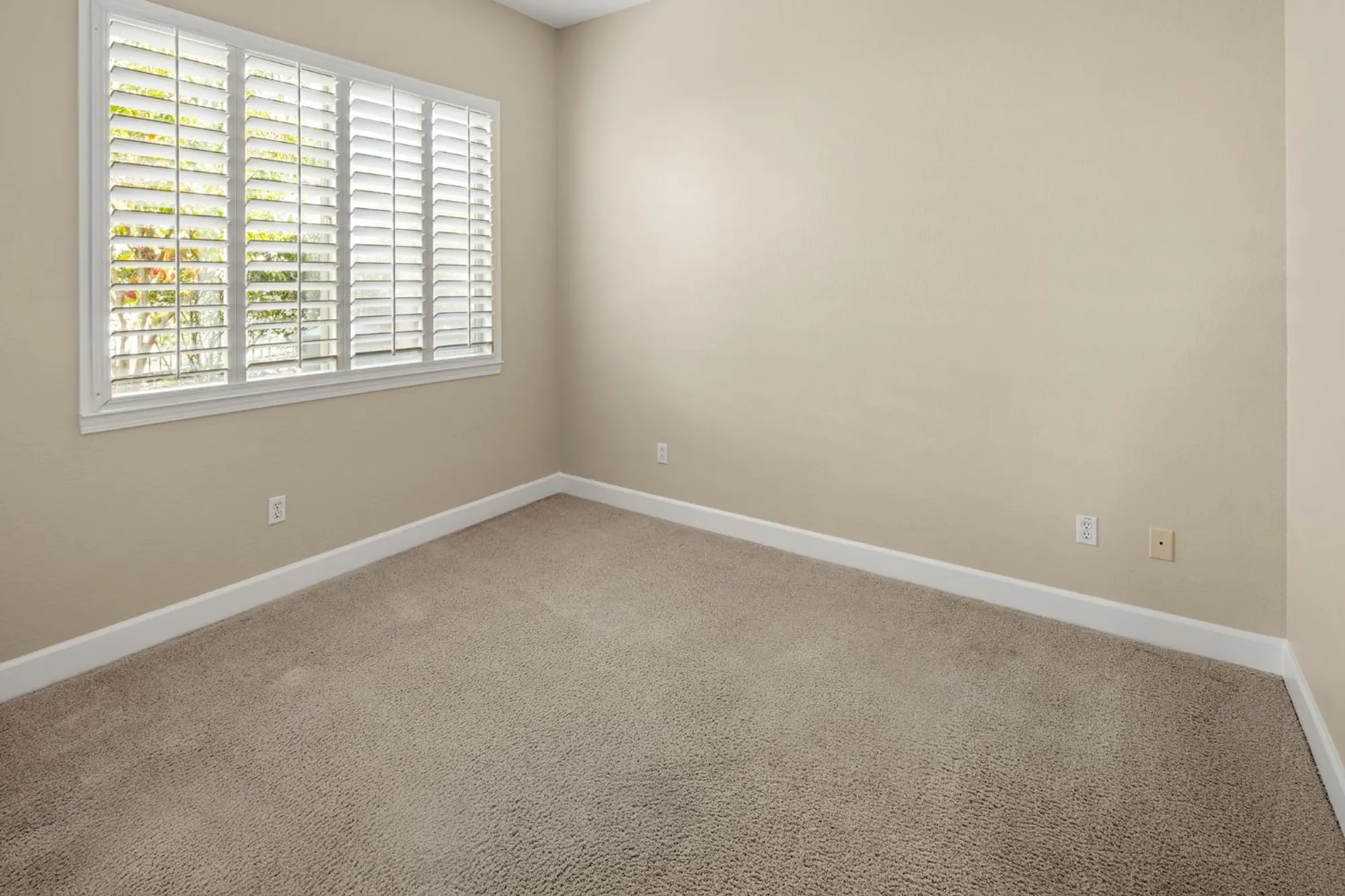 Property Slideshow image 29 of 77 | 1554 summerhill ln, Lincoln, CA, 95648
