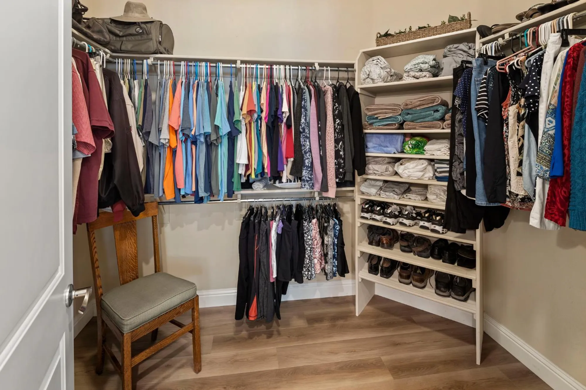 Property Slideshow image 27 of 68 | 2072 brixham dr, Roseville, CA, 95747