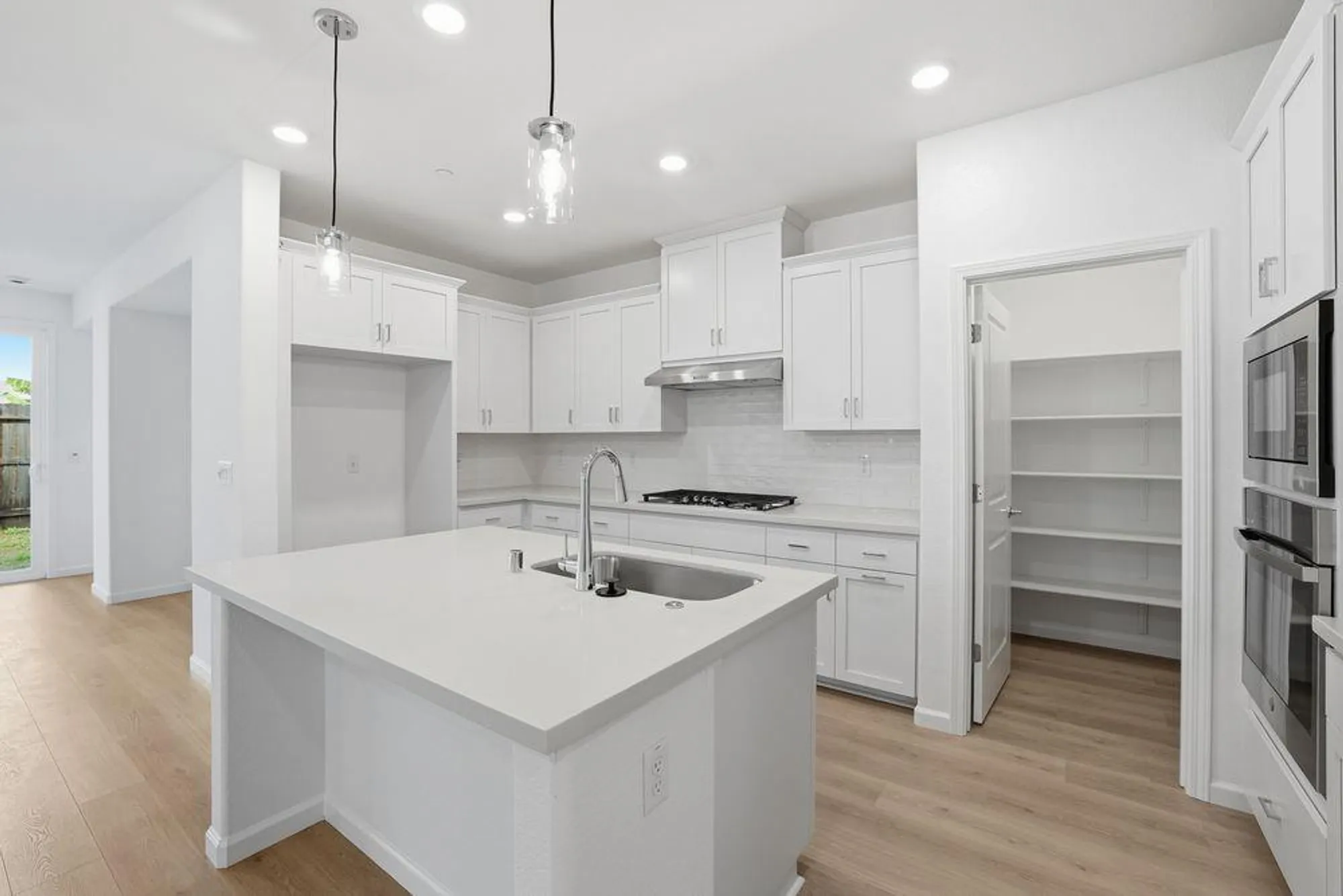 Property Slideshow image 4 of 58 | 1568 edgewood ln, Lincoln, CA, 95648